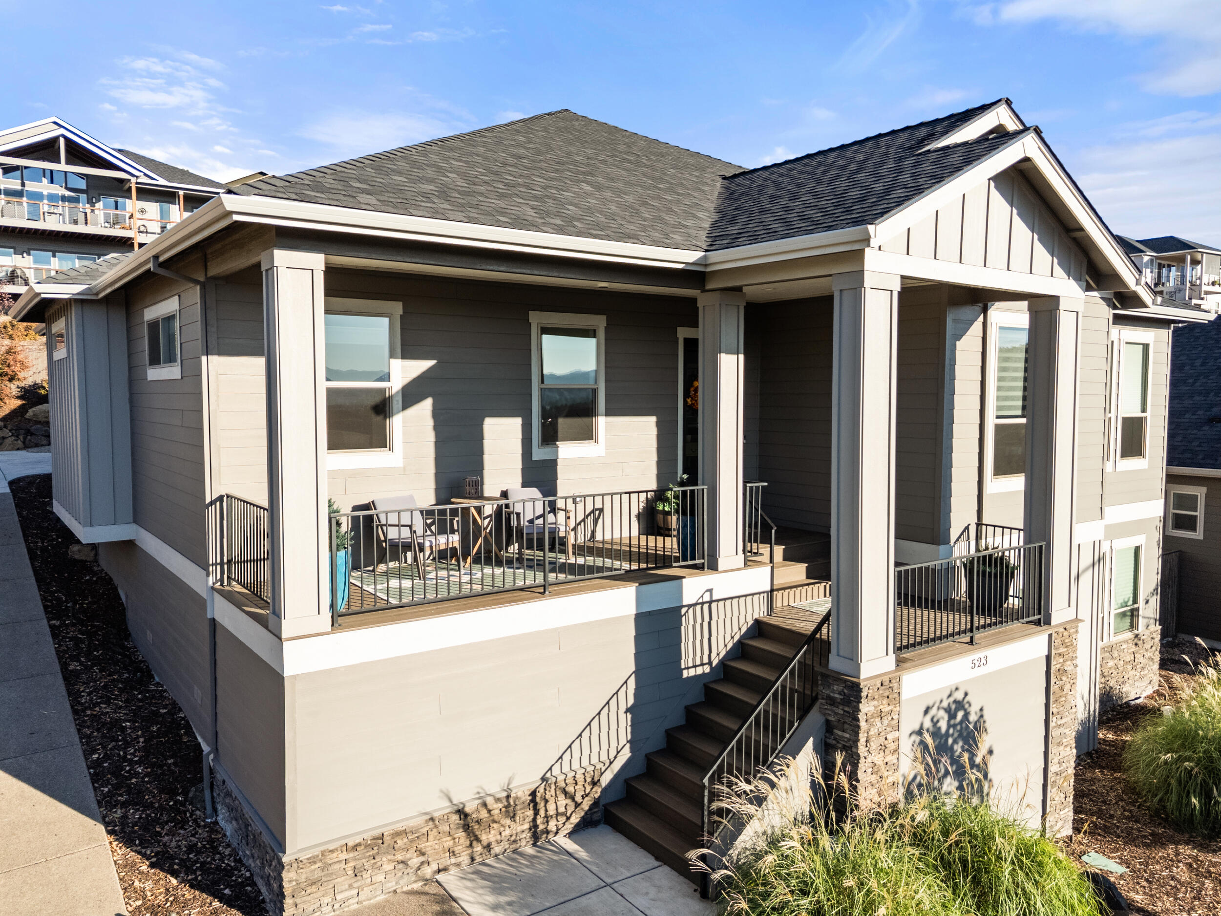 523 W La Strada Circle