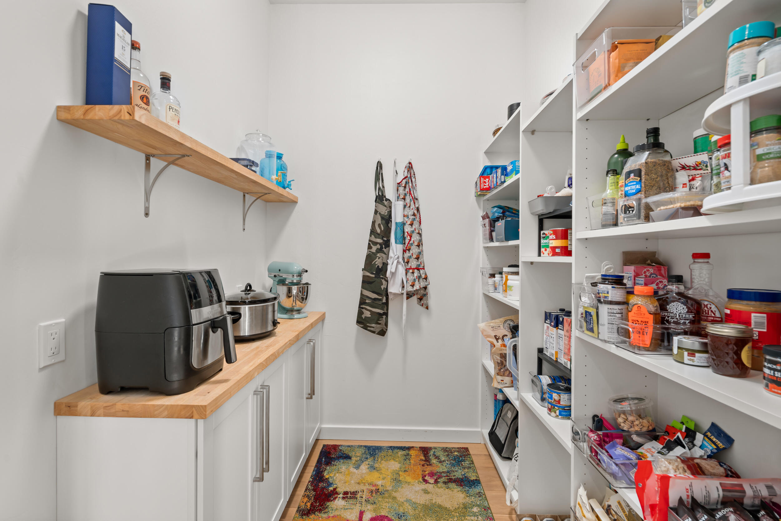 523 W La Strada Circle