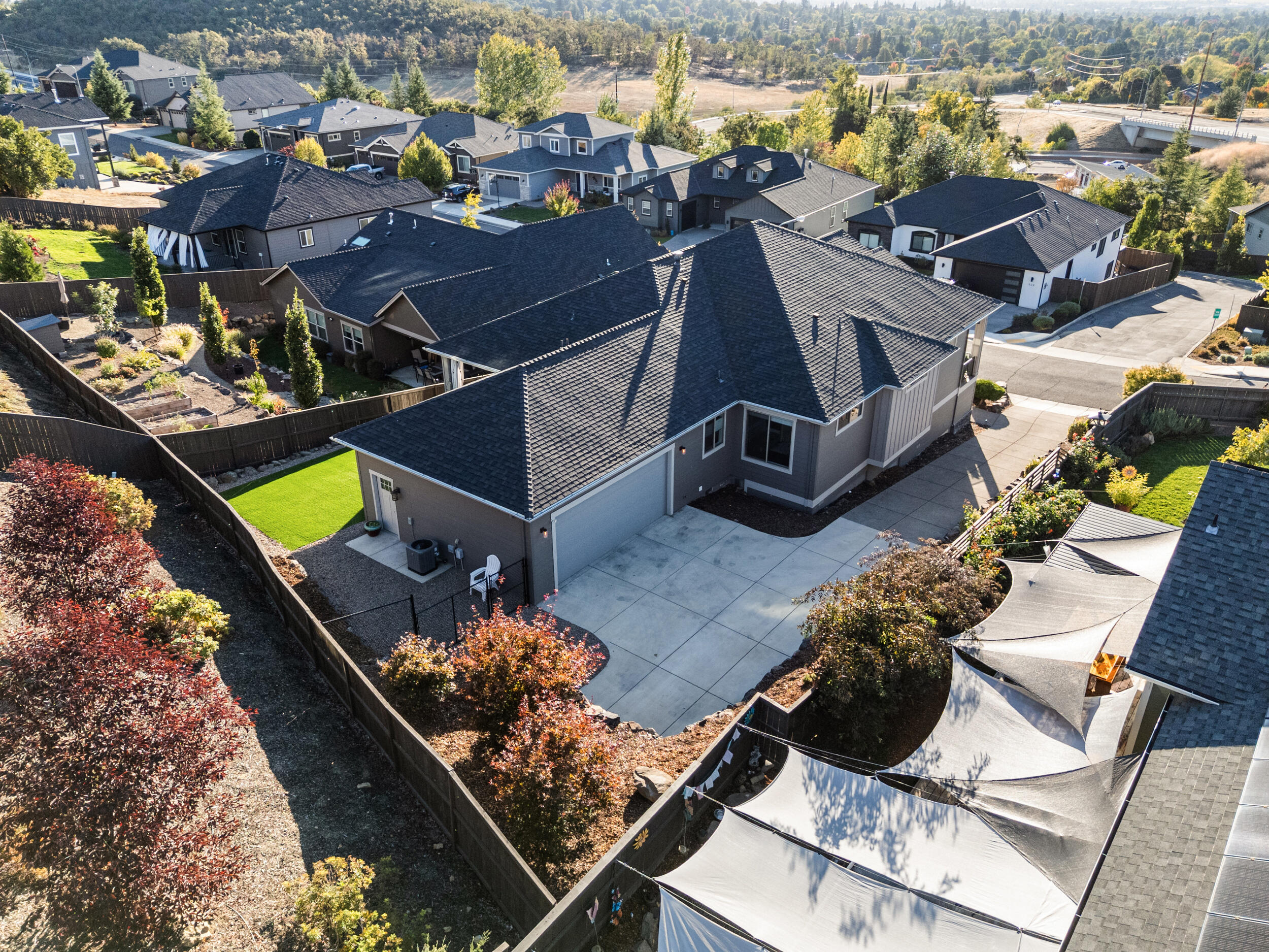 523 W La Strada Circle