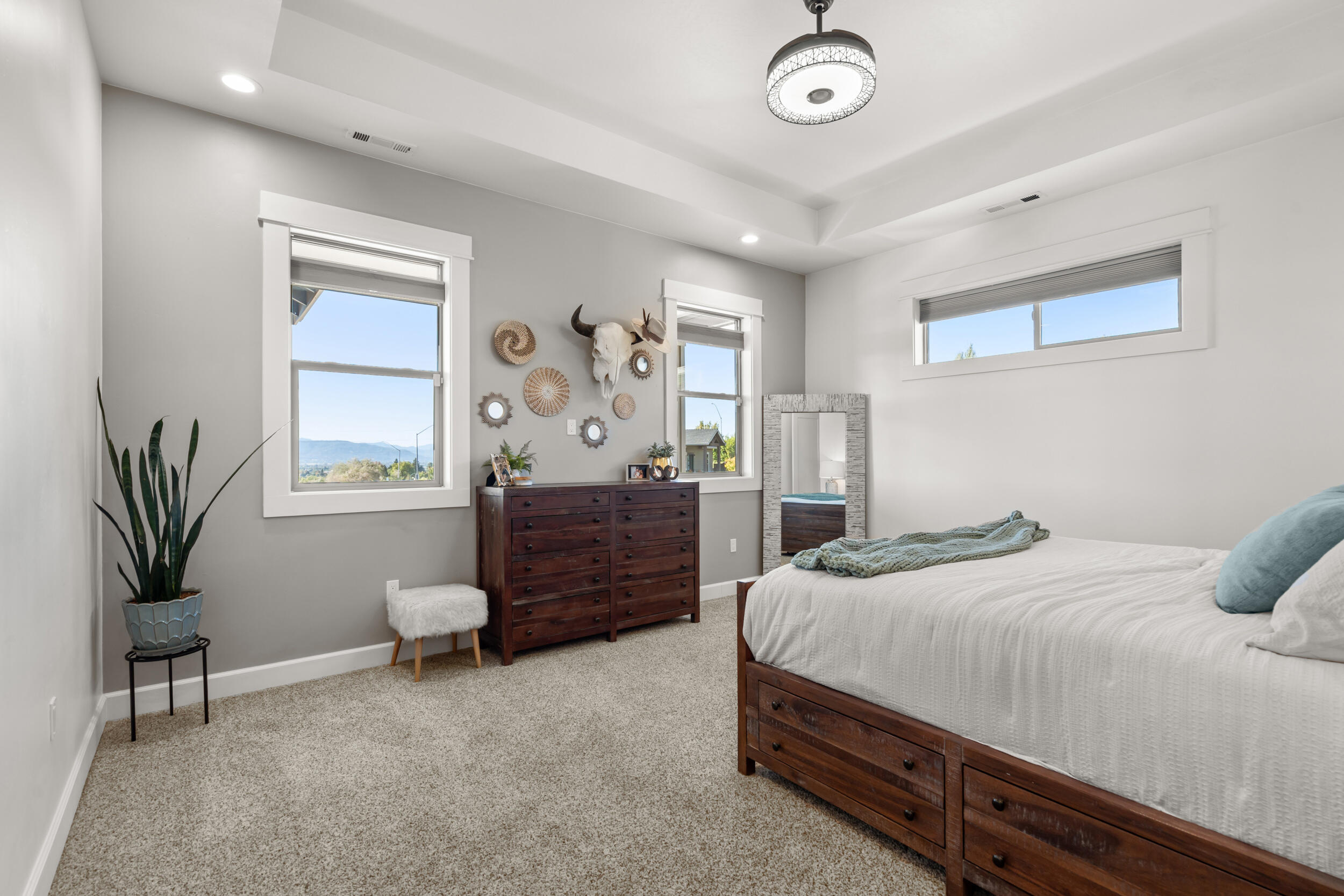 523 W La Strada Circle