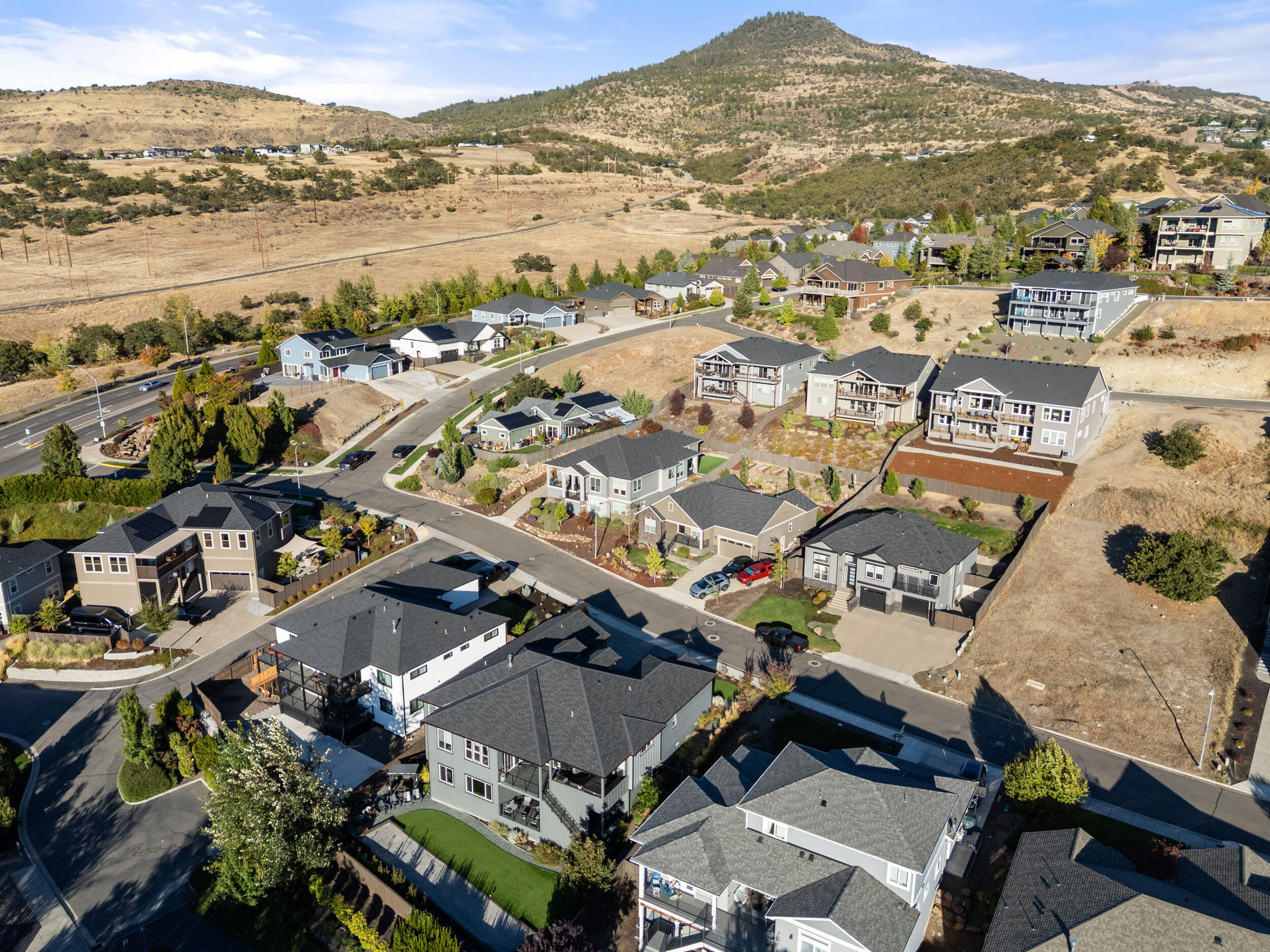 523 W La Strada Circle