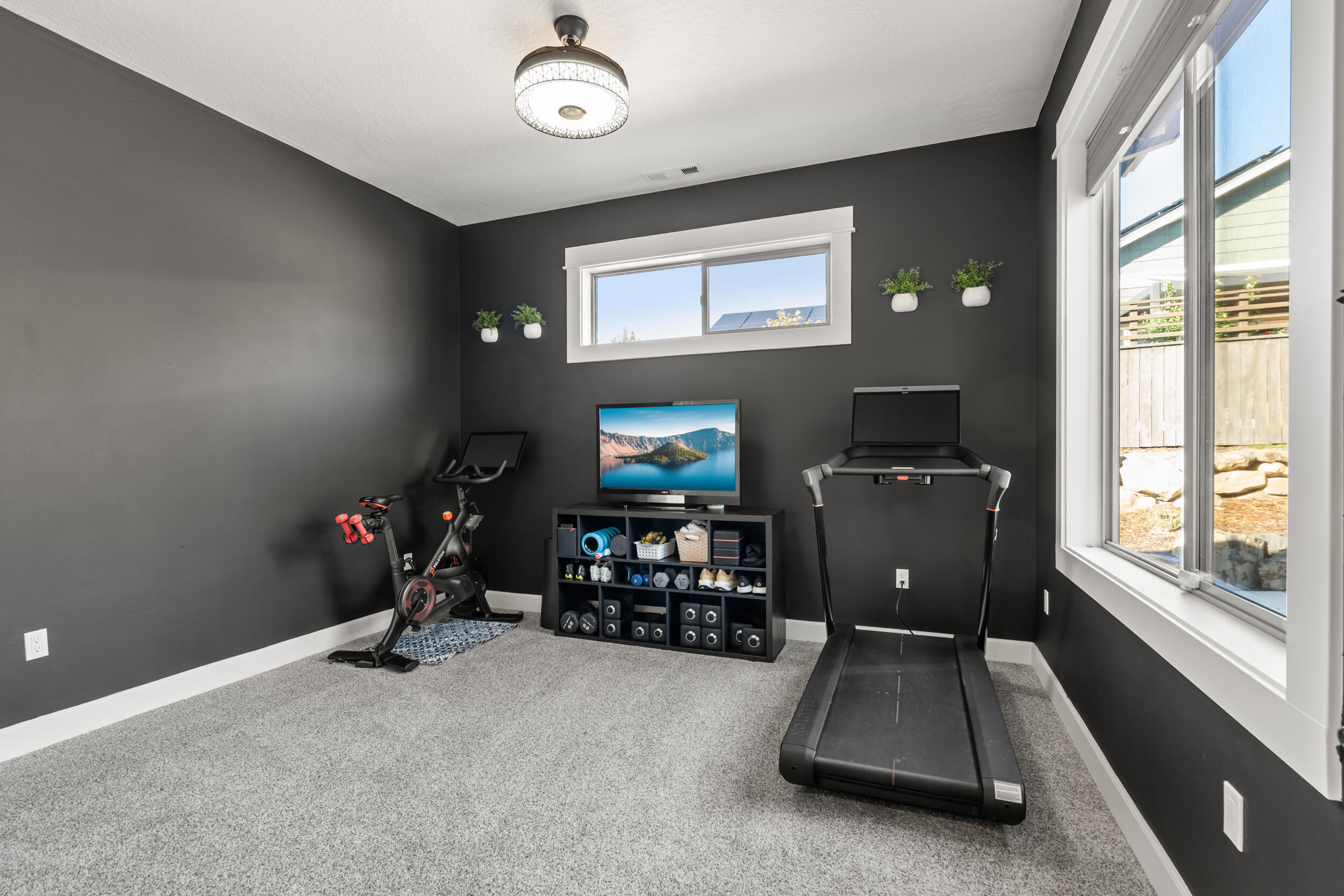 523 W La Strada Circle