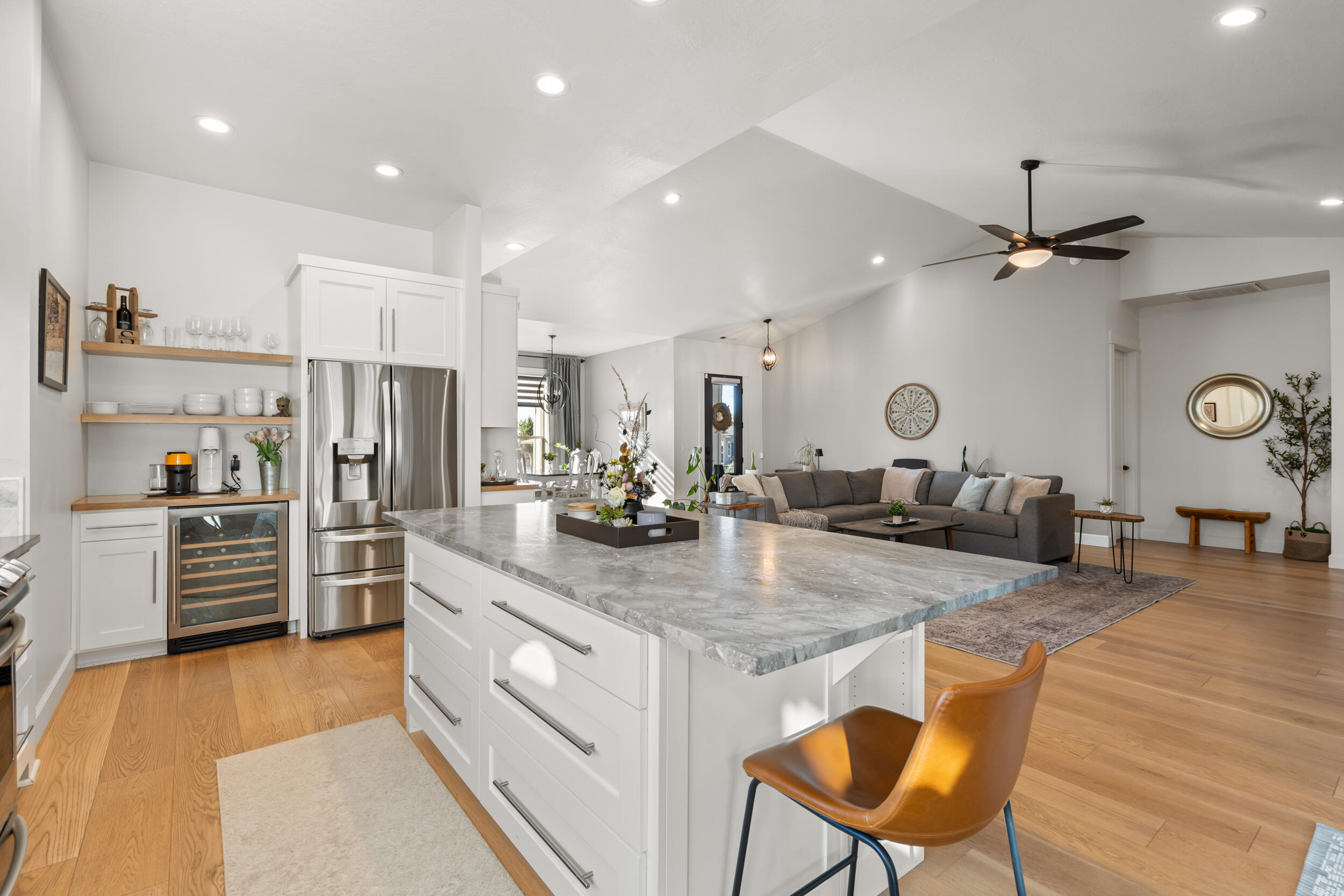 523 W La Strada Circle