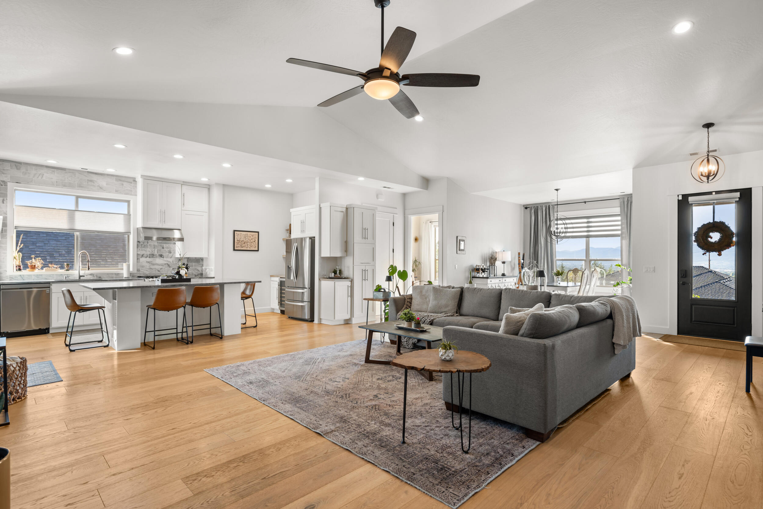 523 W La Strada Circle