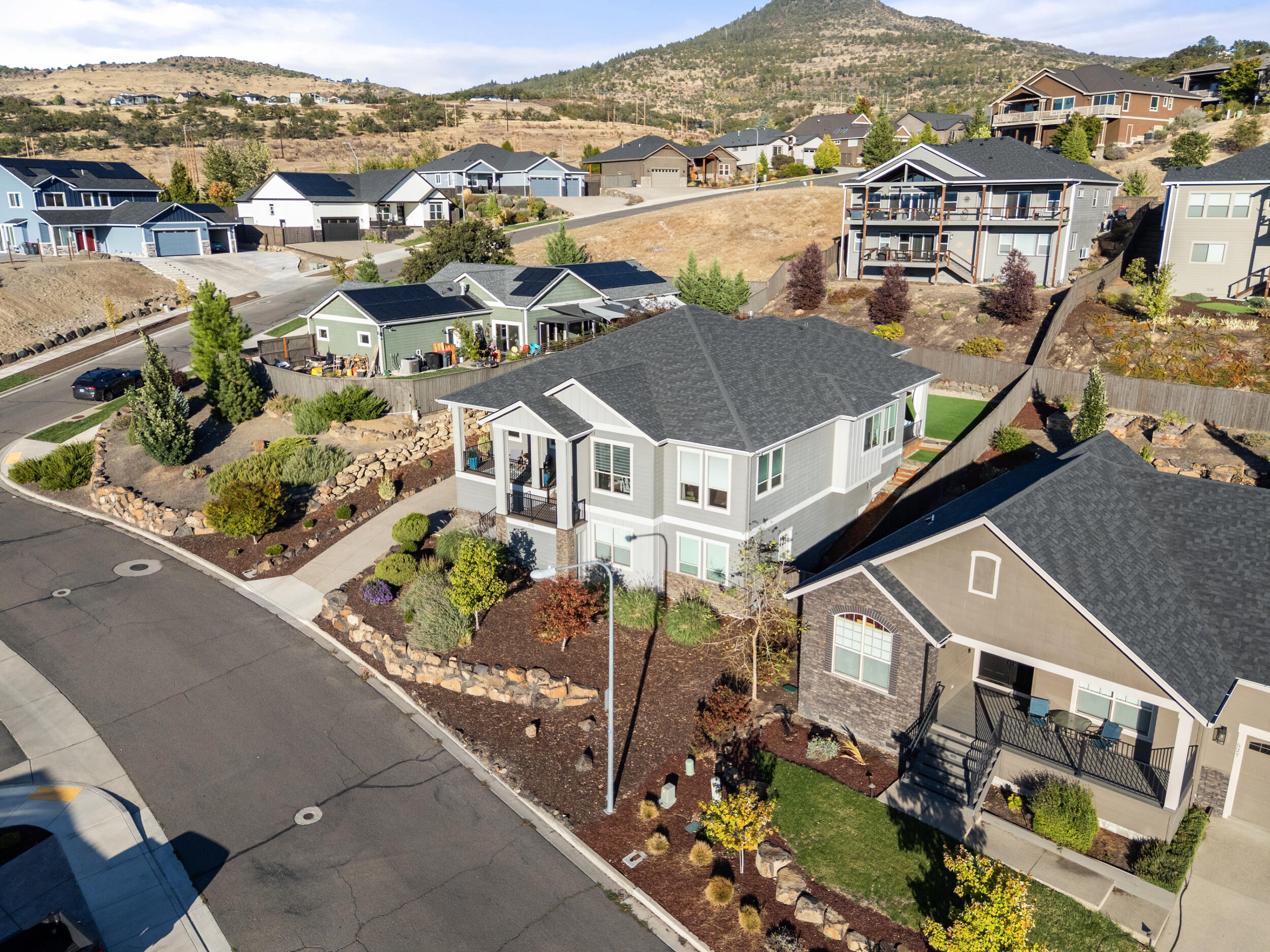 523 W La Strada Circle