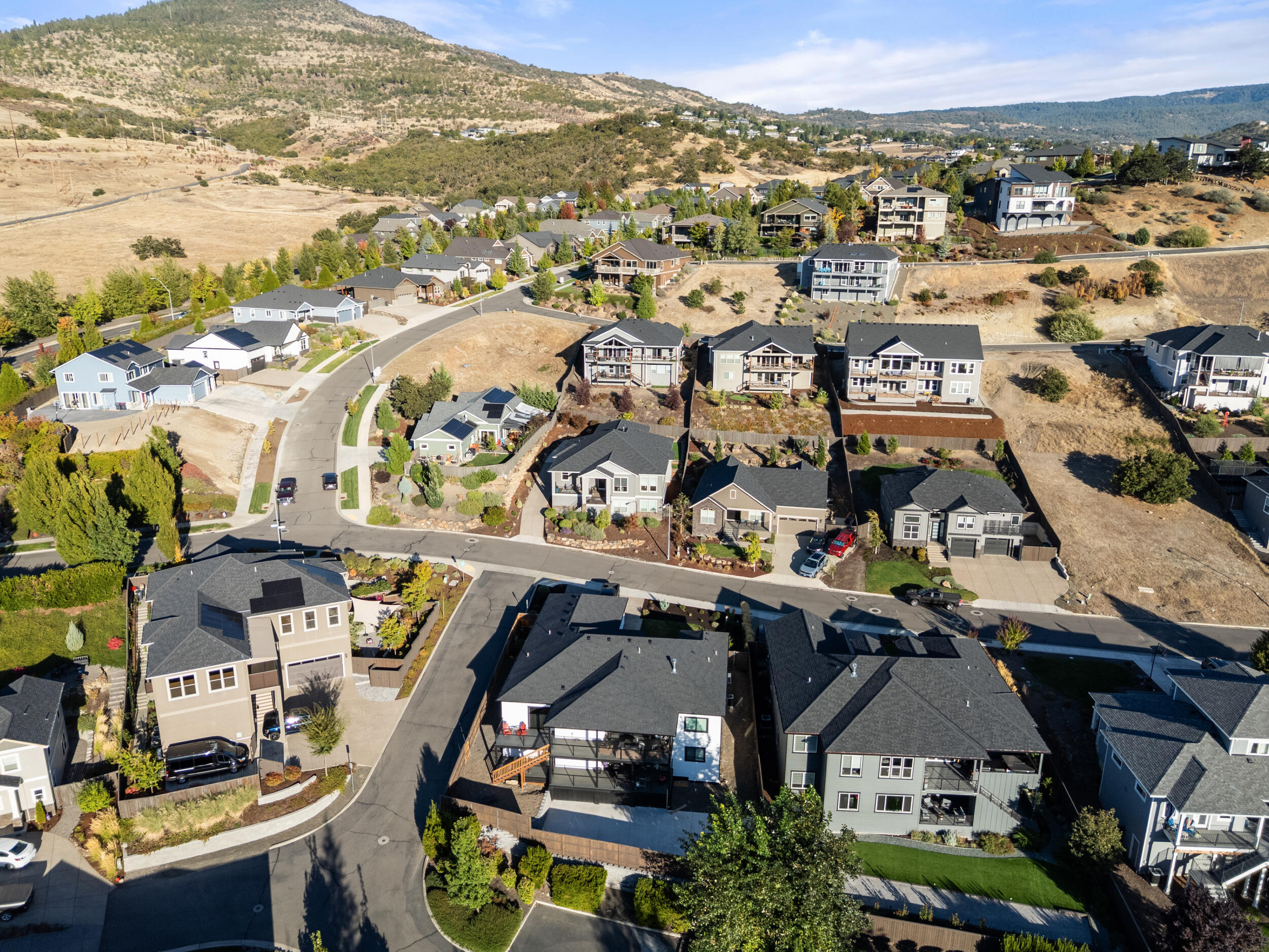 523 W La Strada Circle