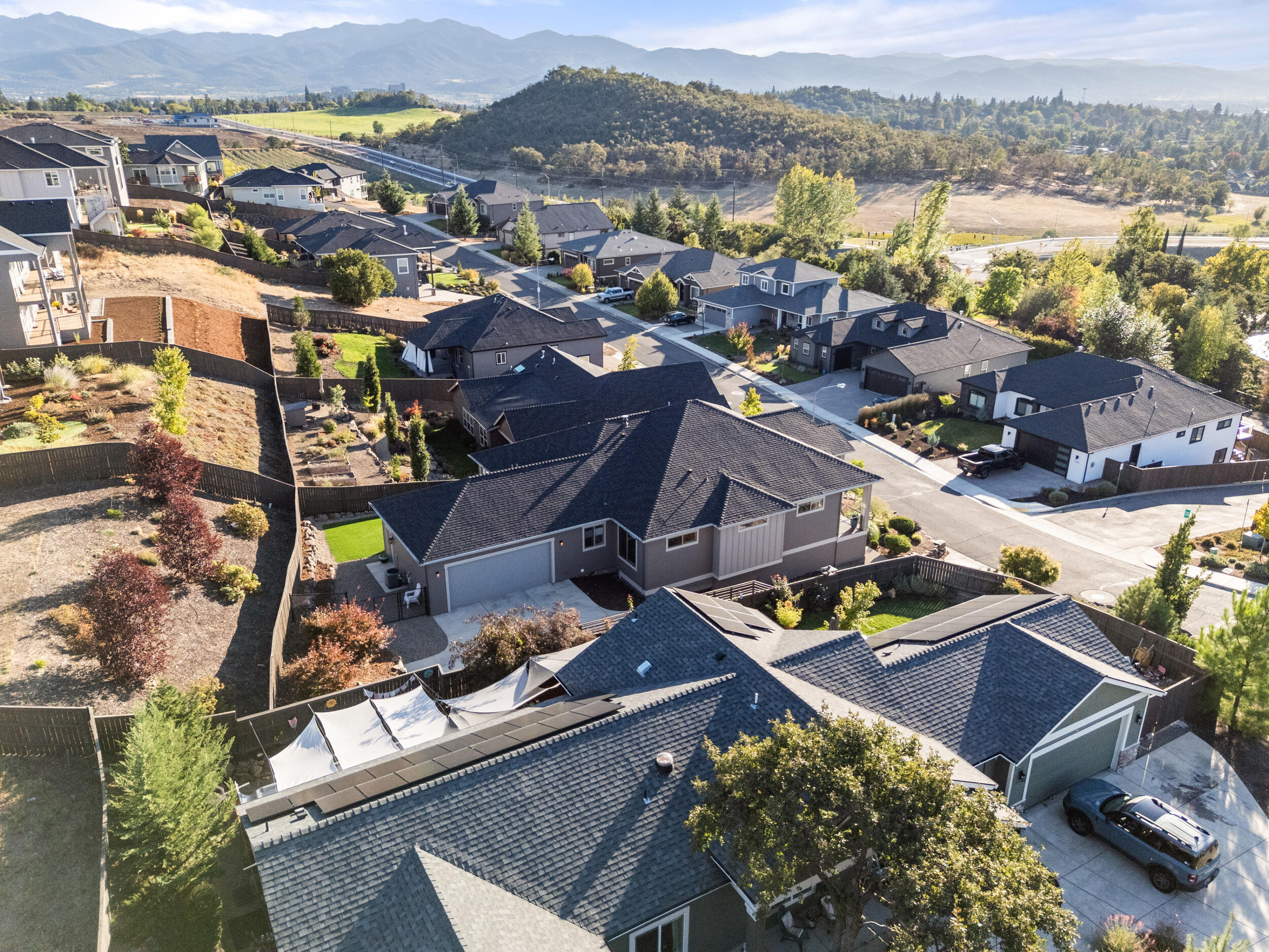 523 W La Strada Circle