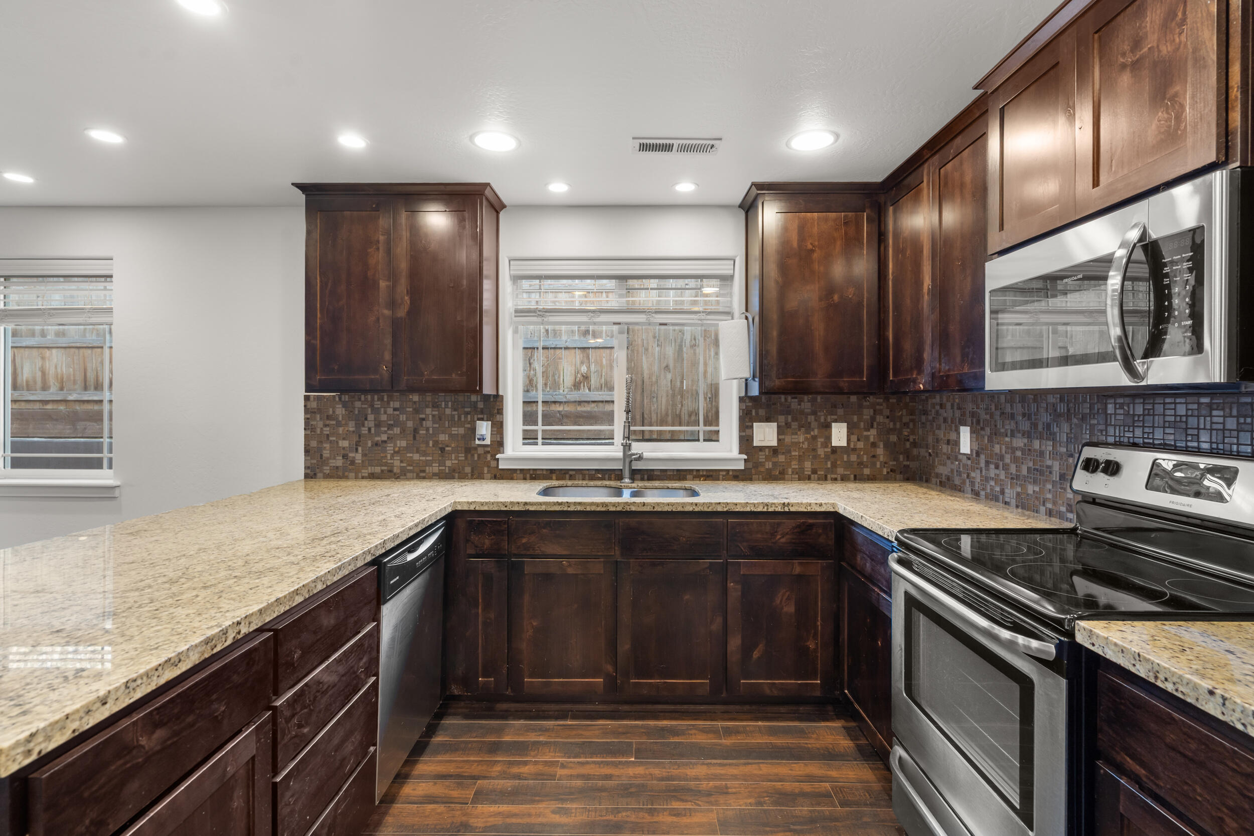 925 Sellwood Drive