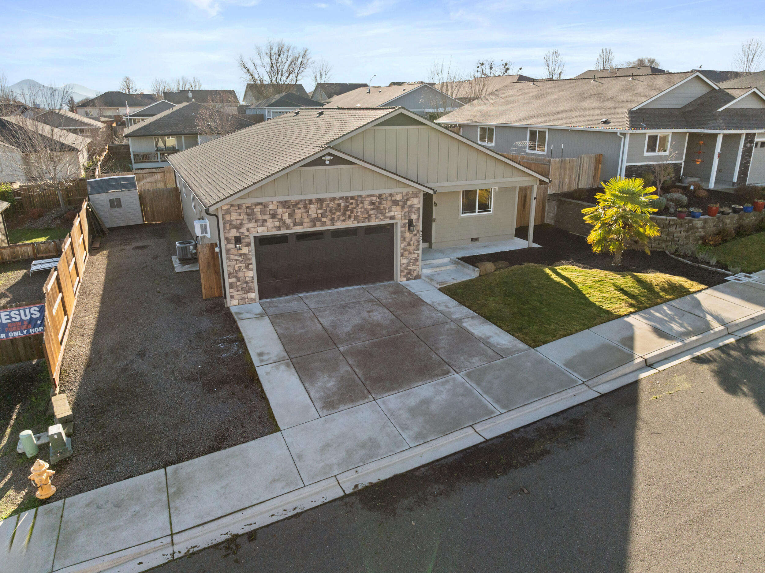 925 Sellwood Drive