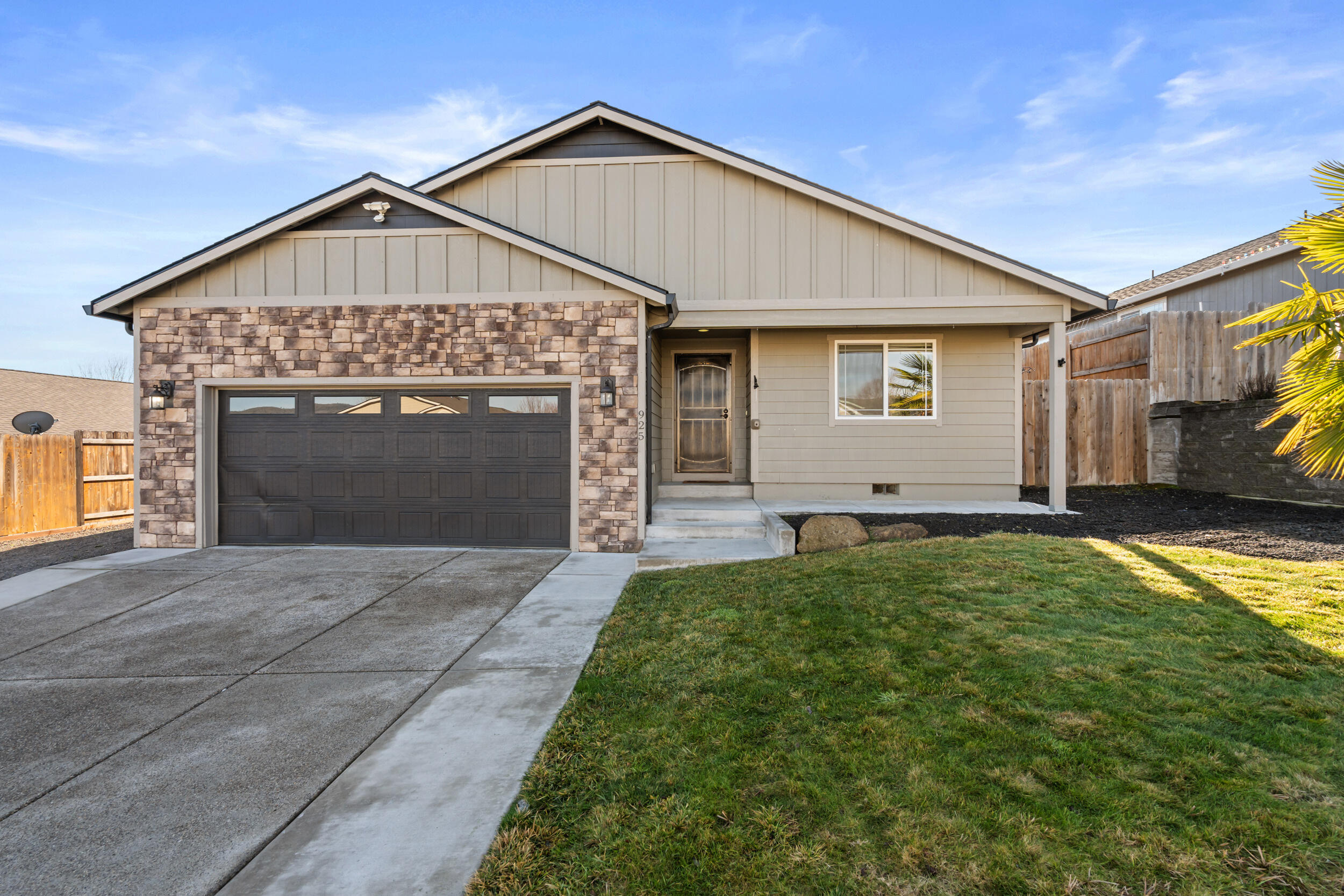925 Sellwood Drive