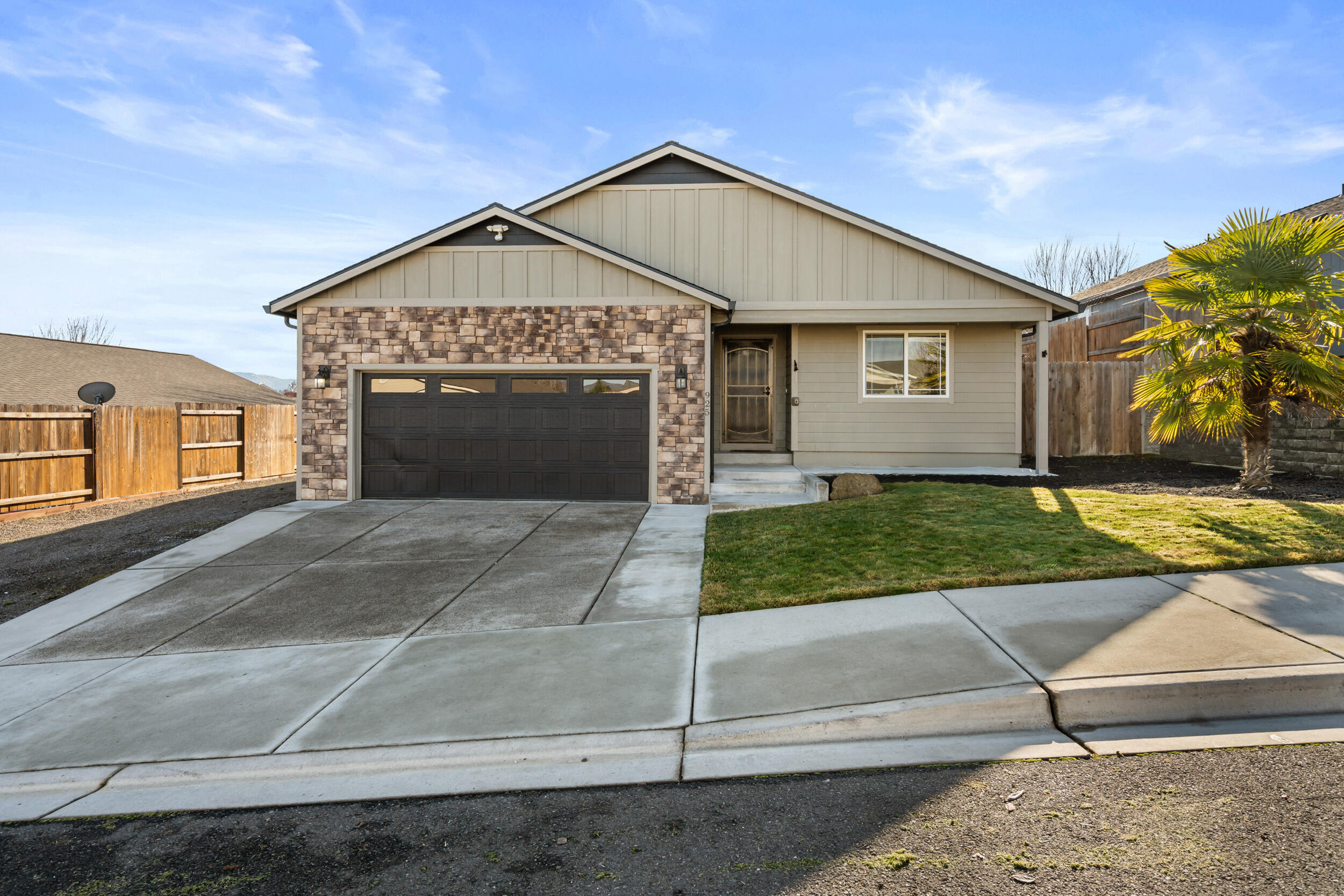 925 Sellwood Drive