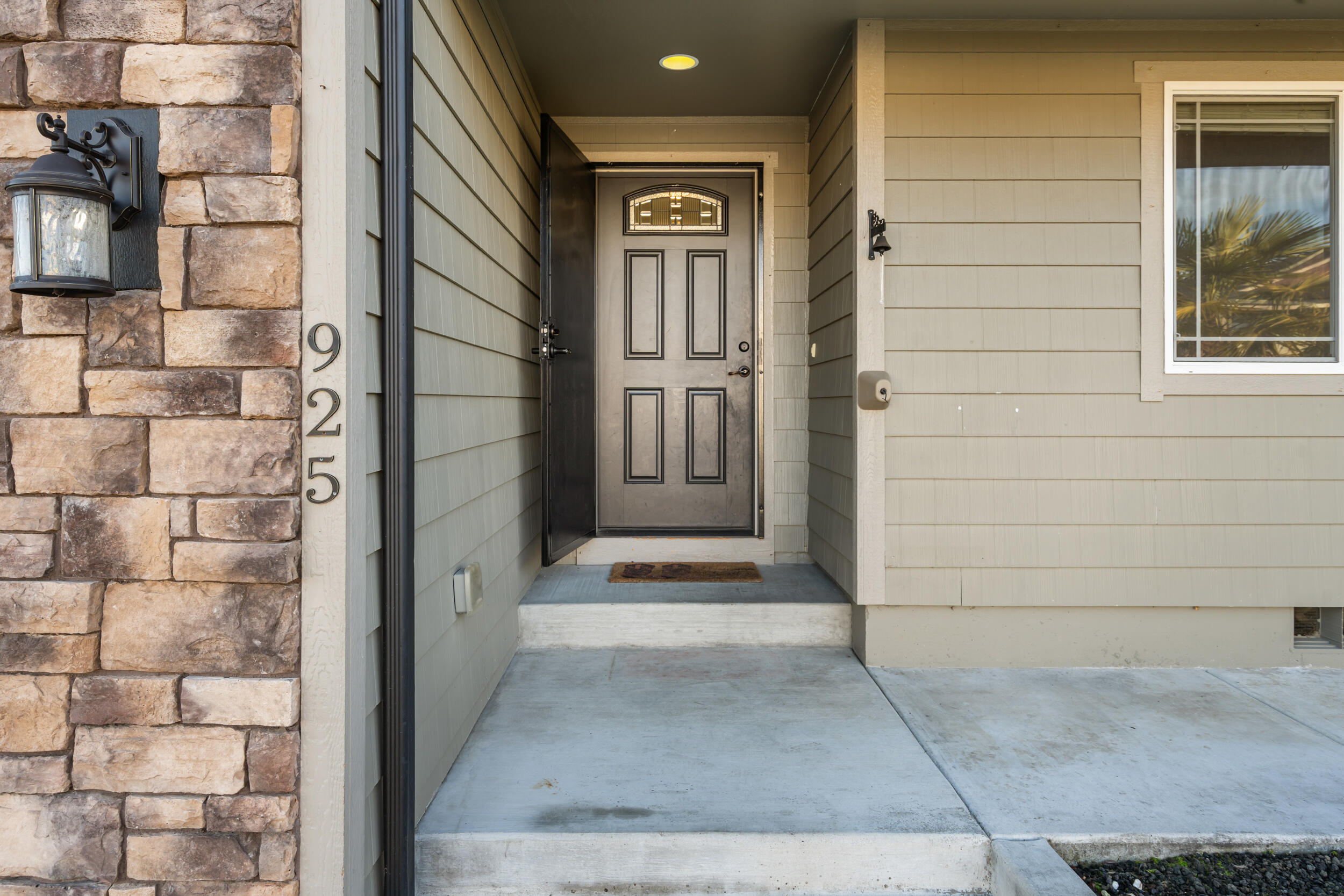 925 Sellwood Drive