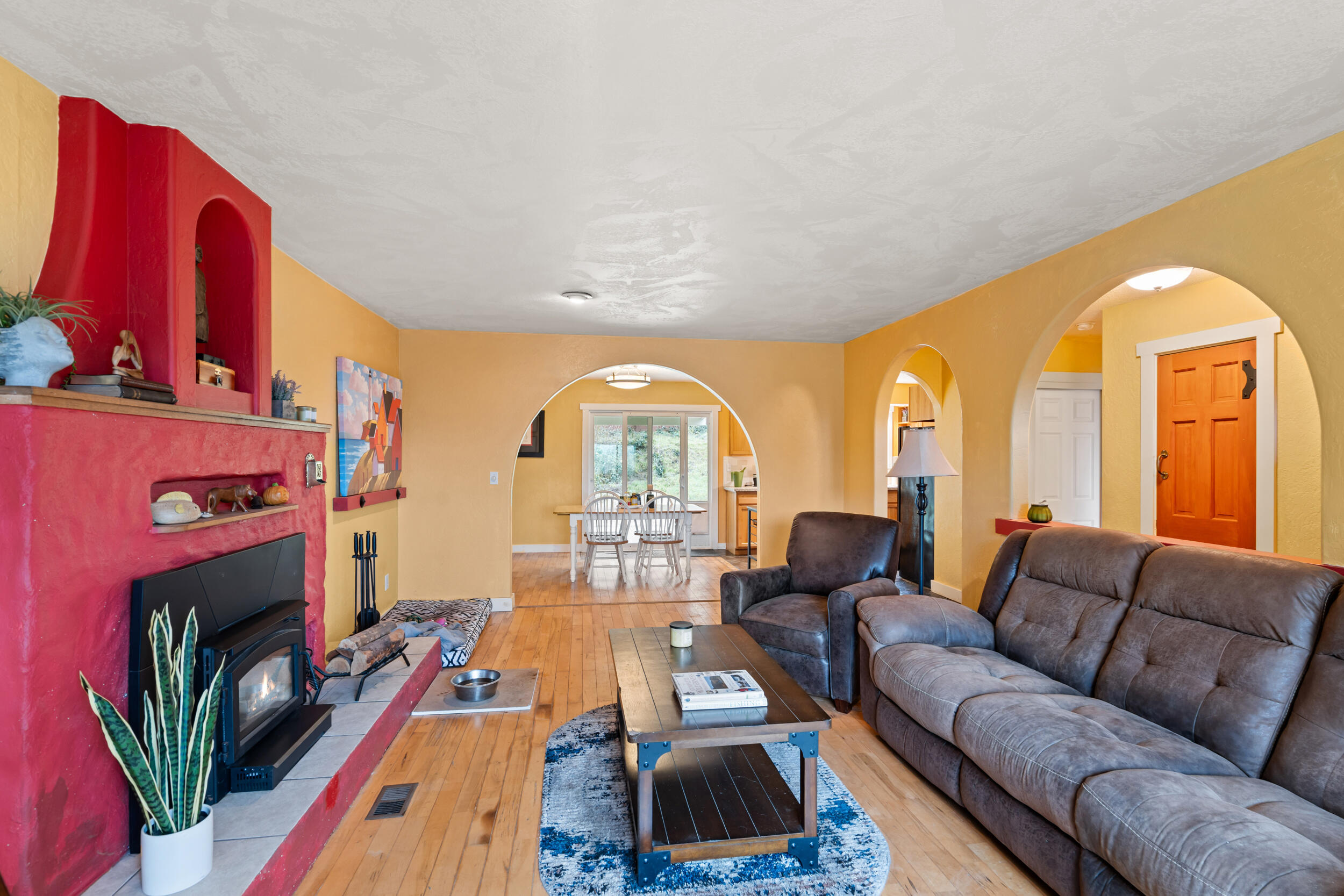 450 Crestview Loop