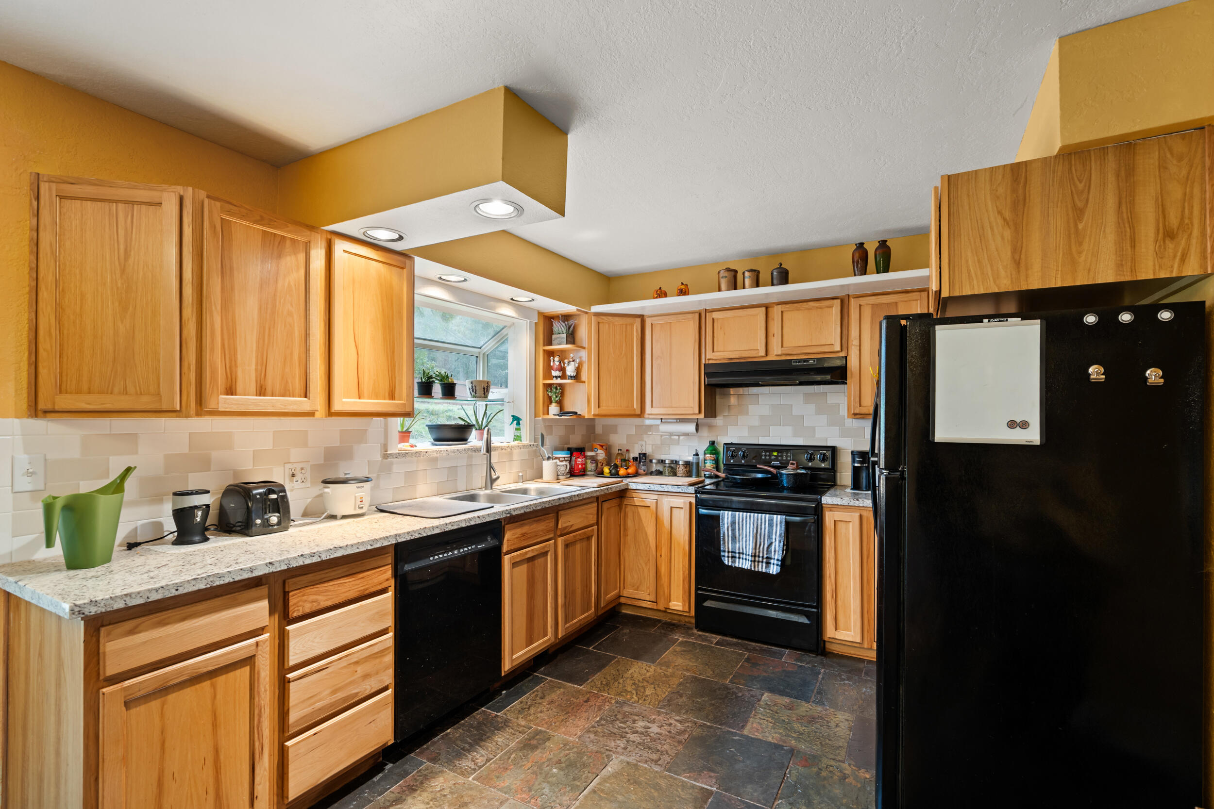 450 Crestview Loop
