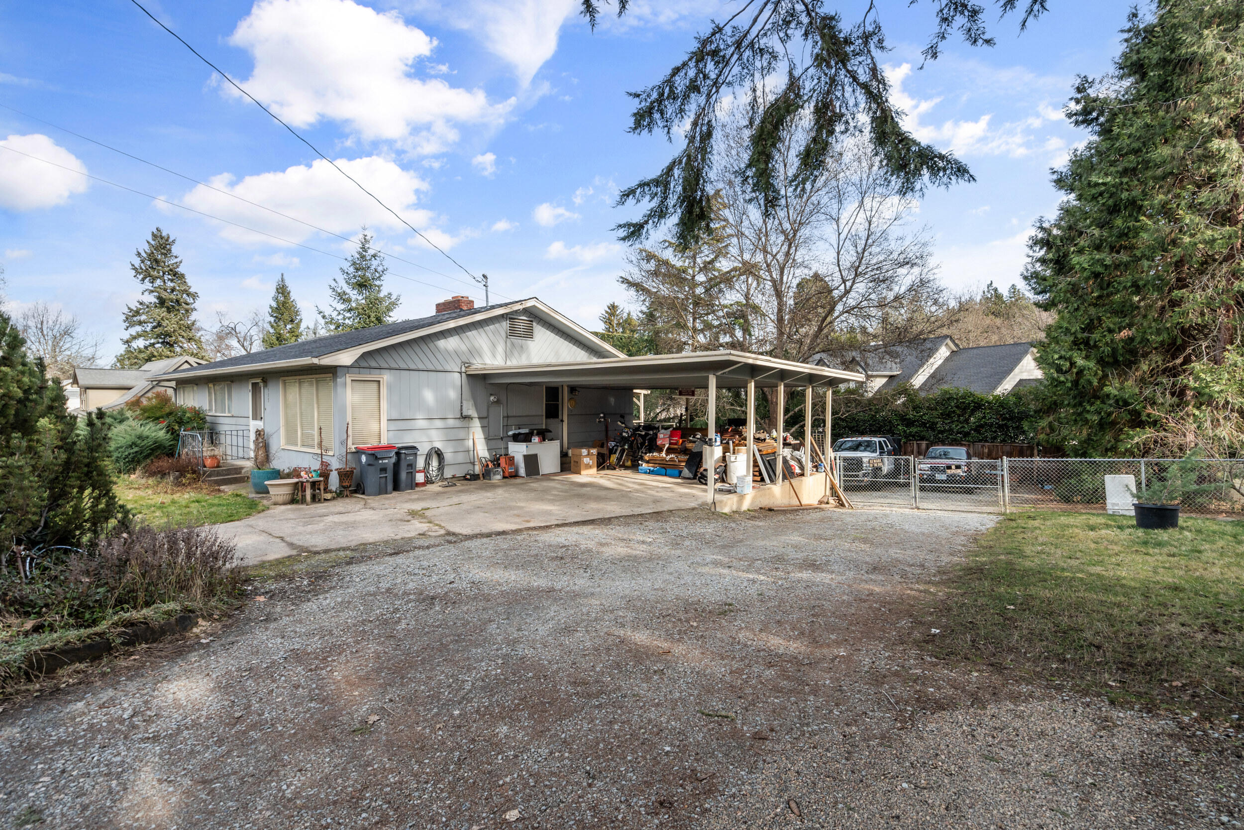 535 Applegate Street