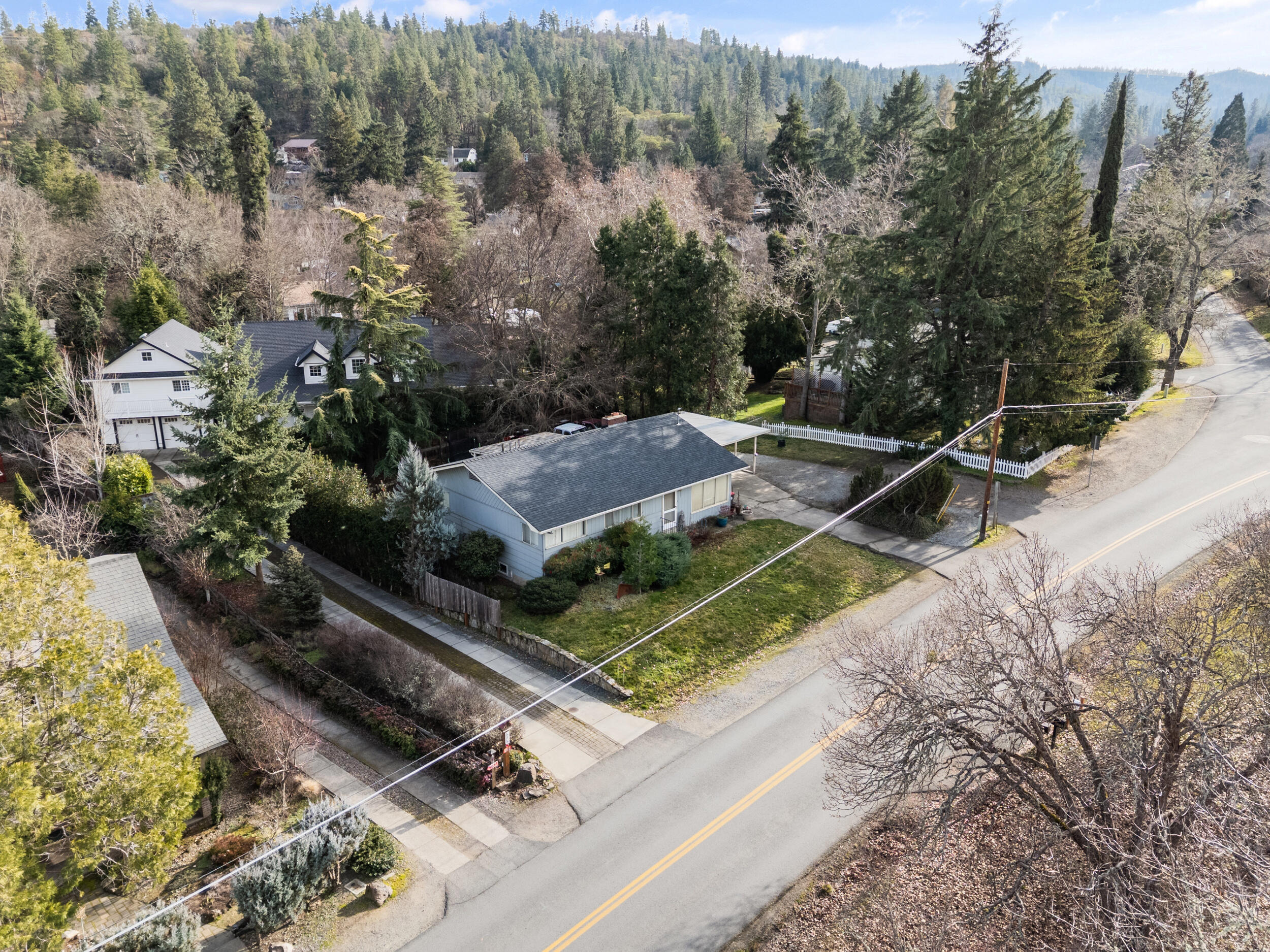 535 Applegate Street