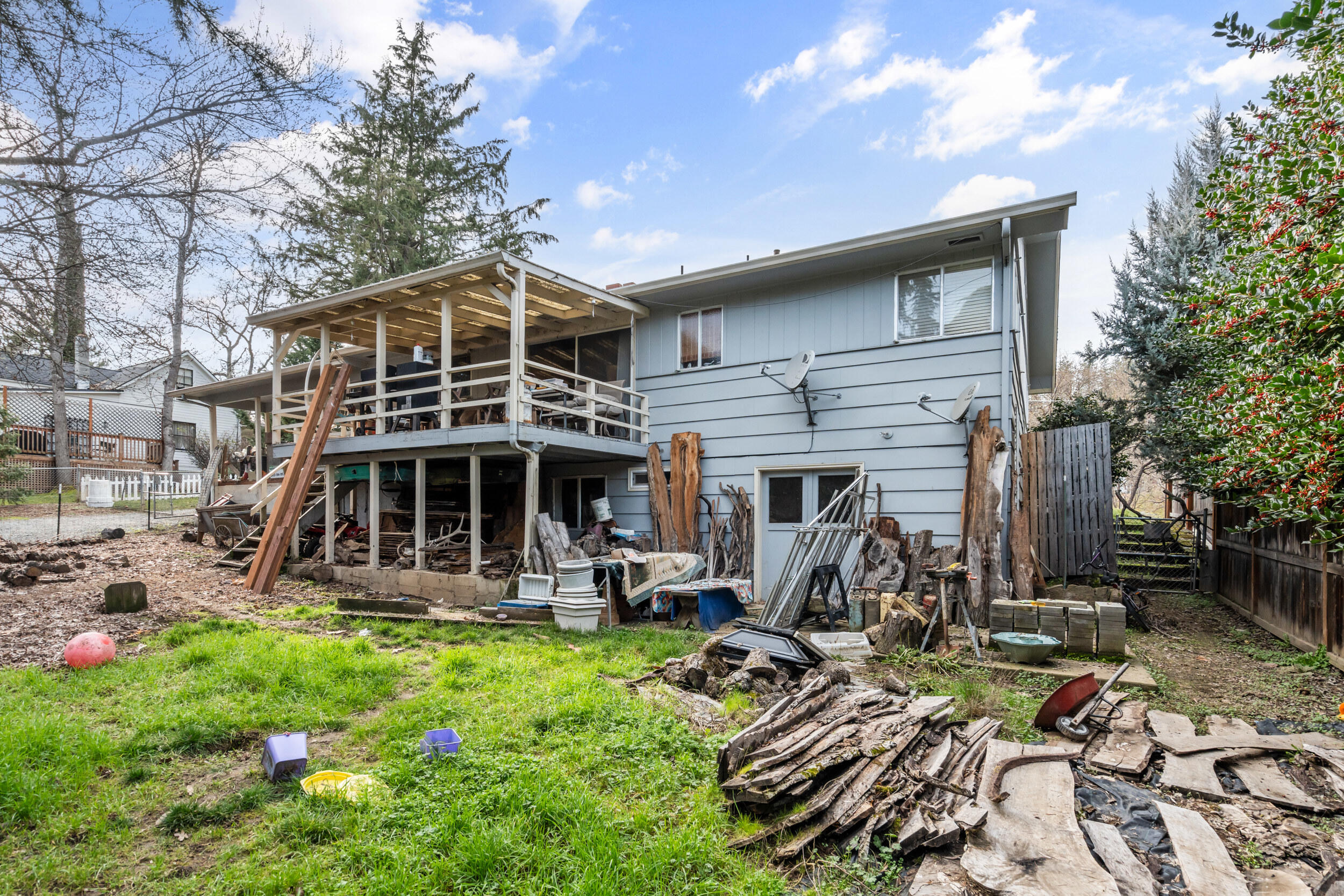 535 Applegate Street