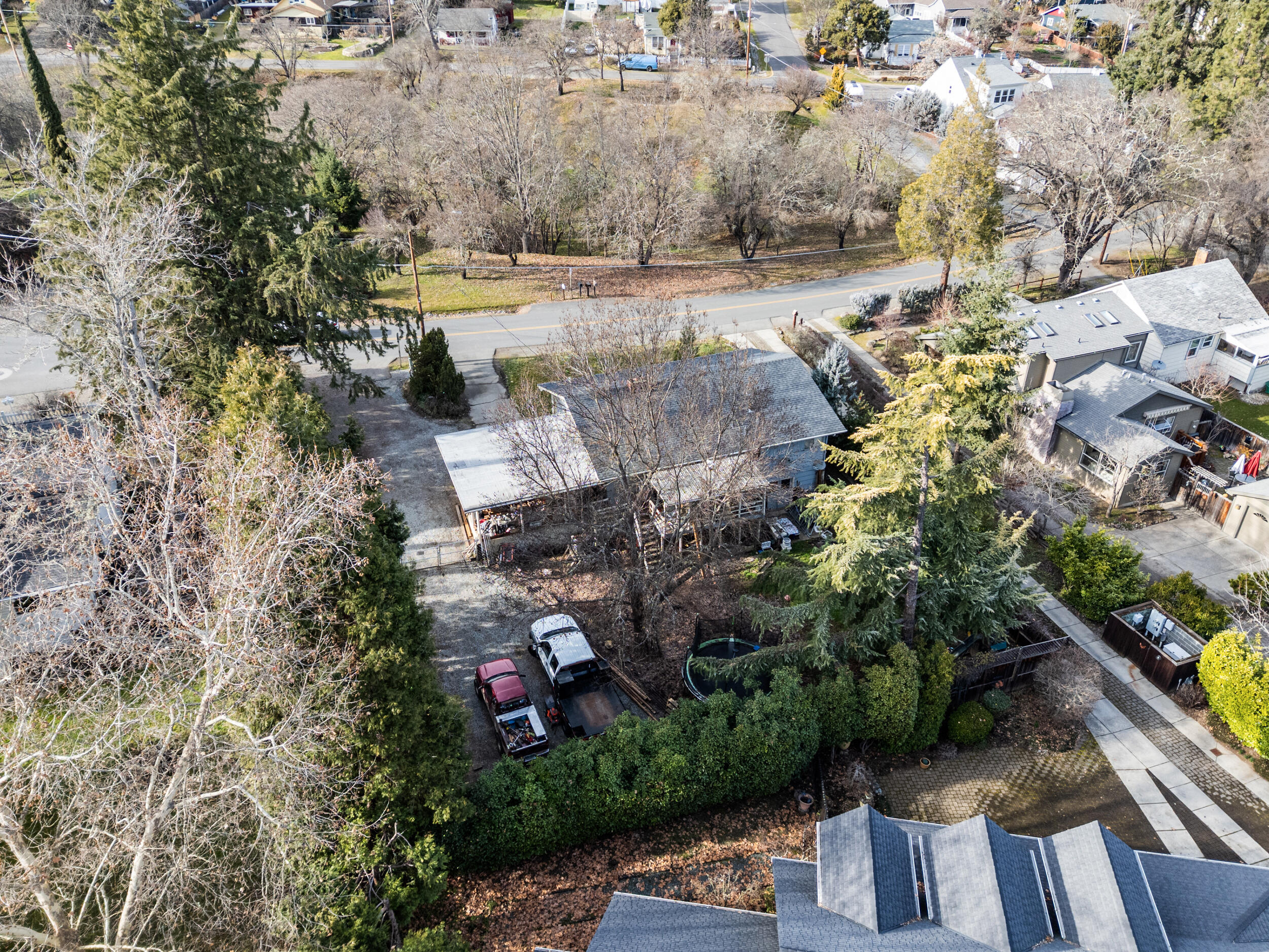 535 Applegate Street