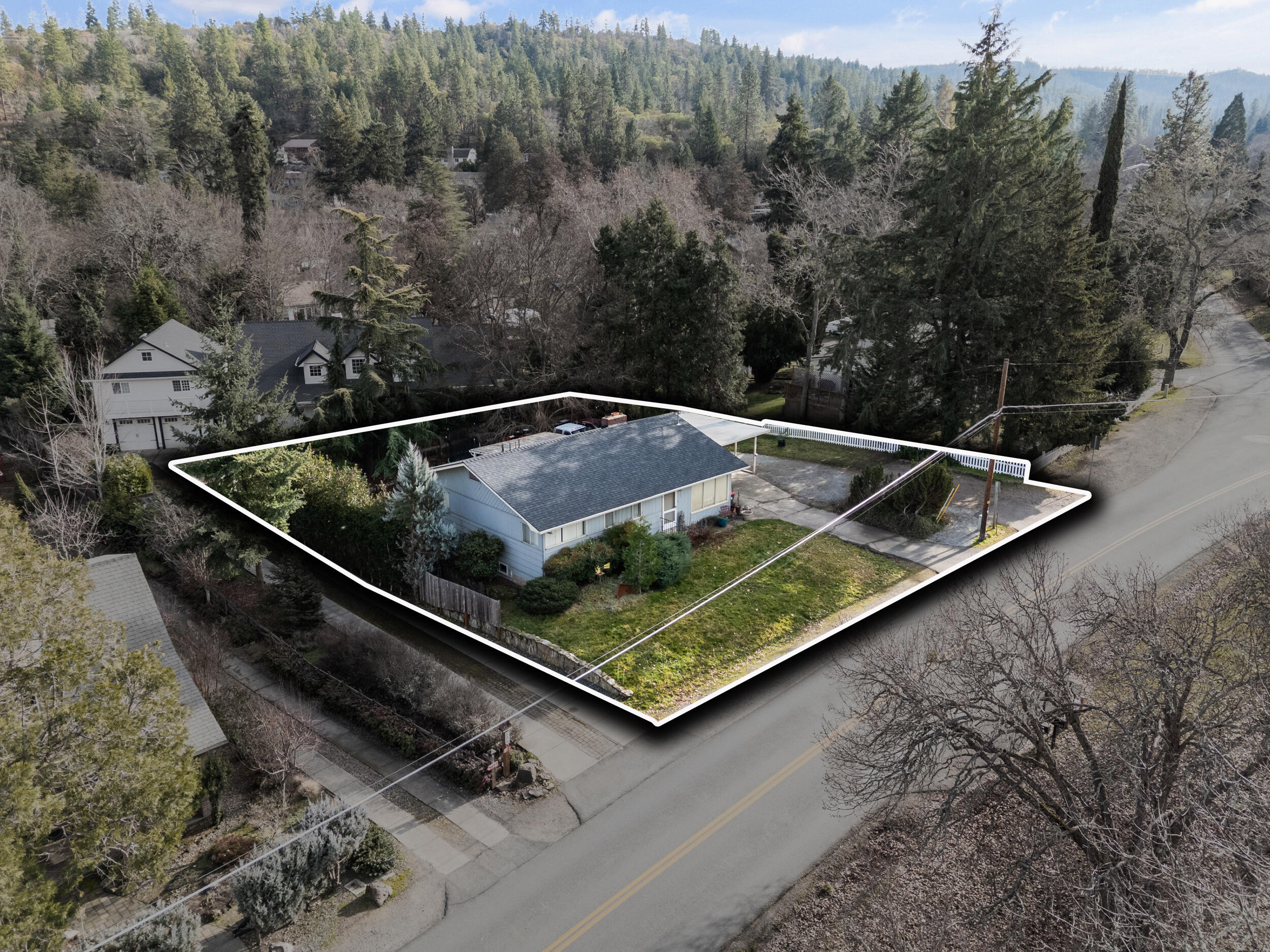 535 Applegate Street