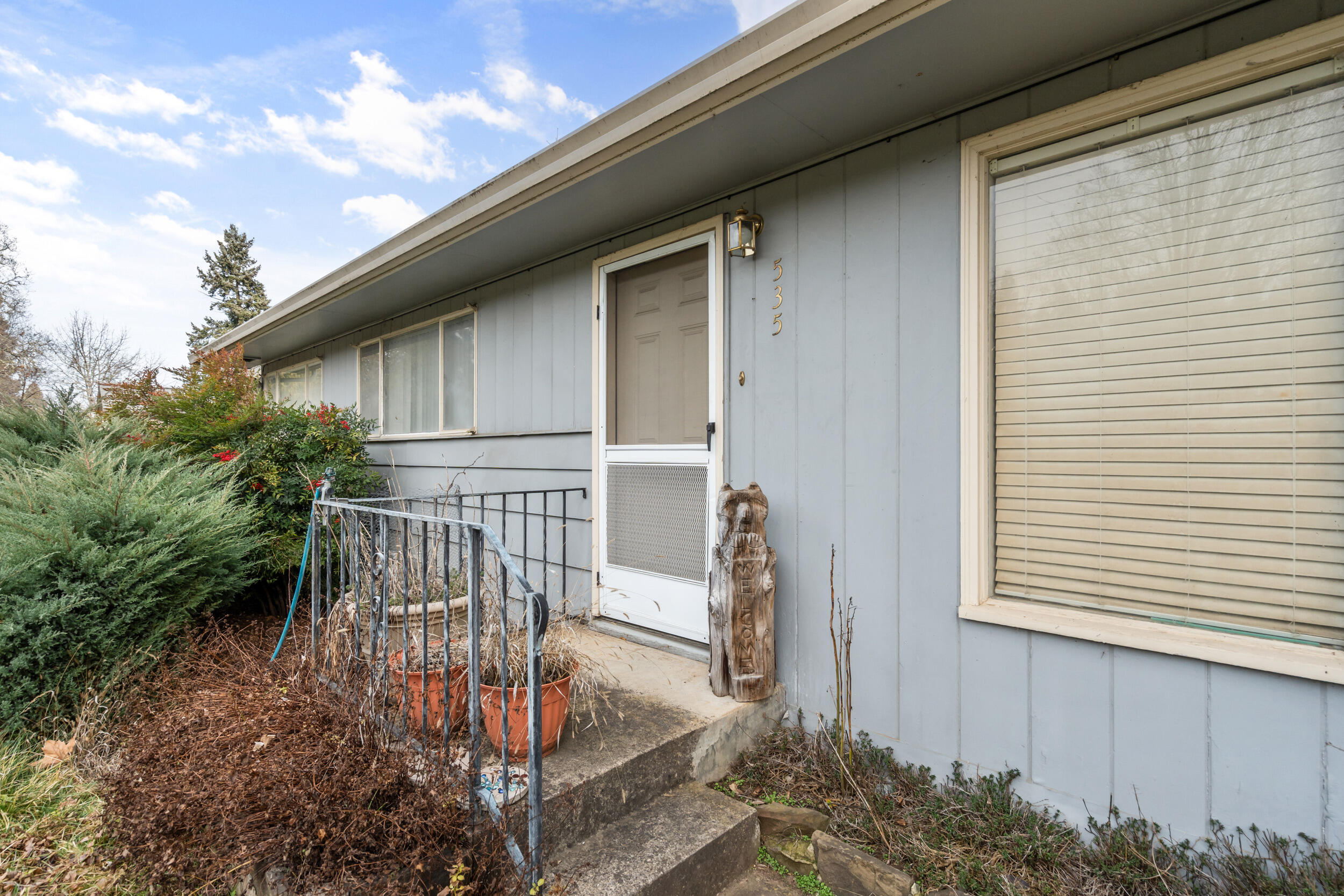 535 Applegate Street