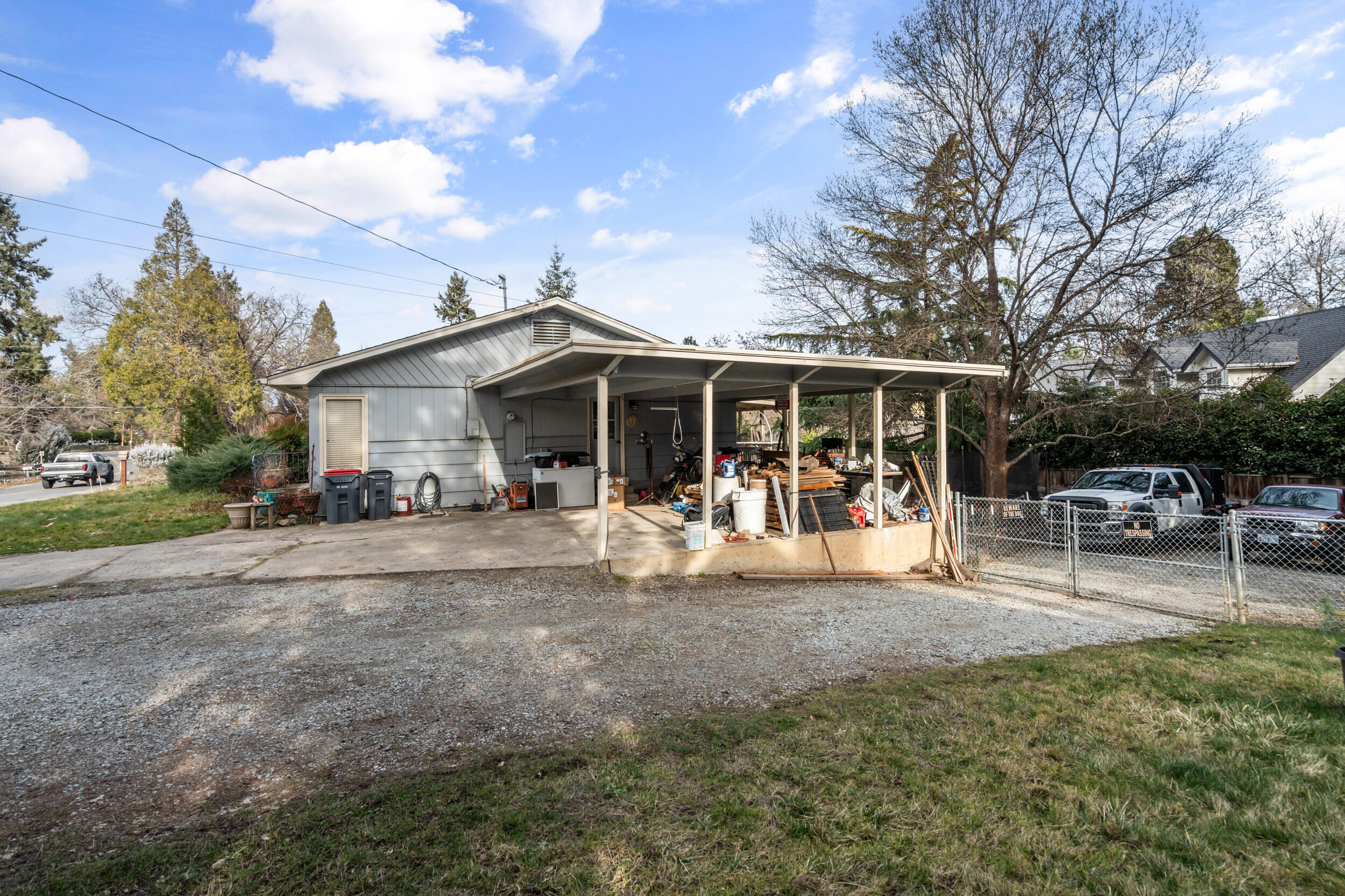 535 Applegate Street