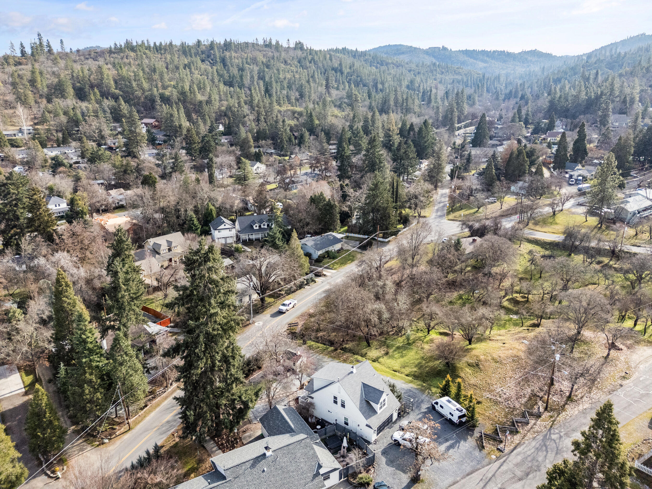 535 Applegate Street