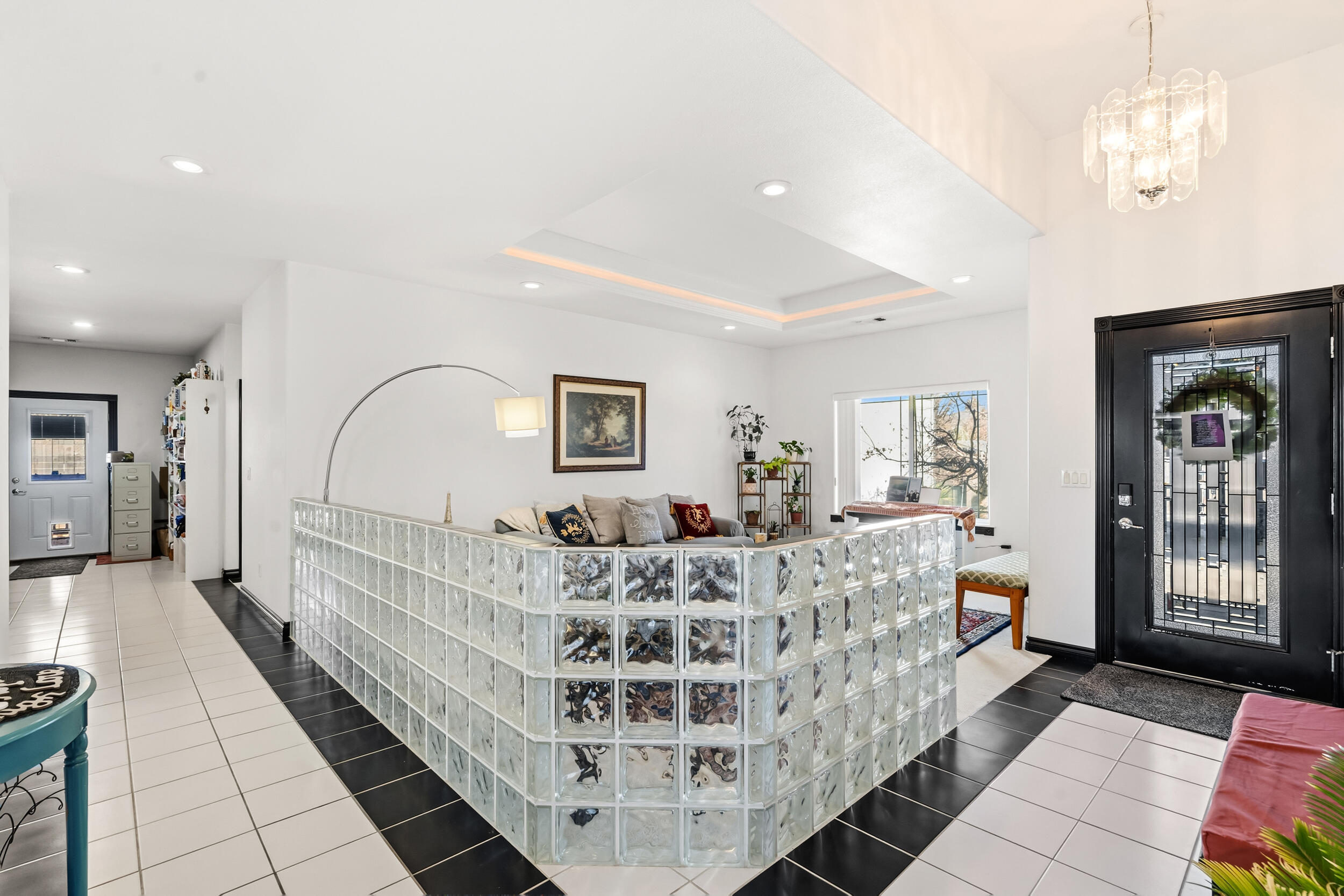 875 N Mountain Avenue