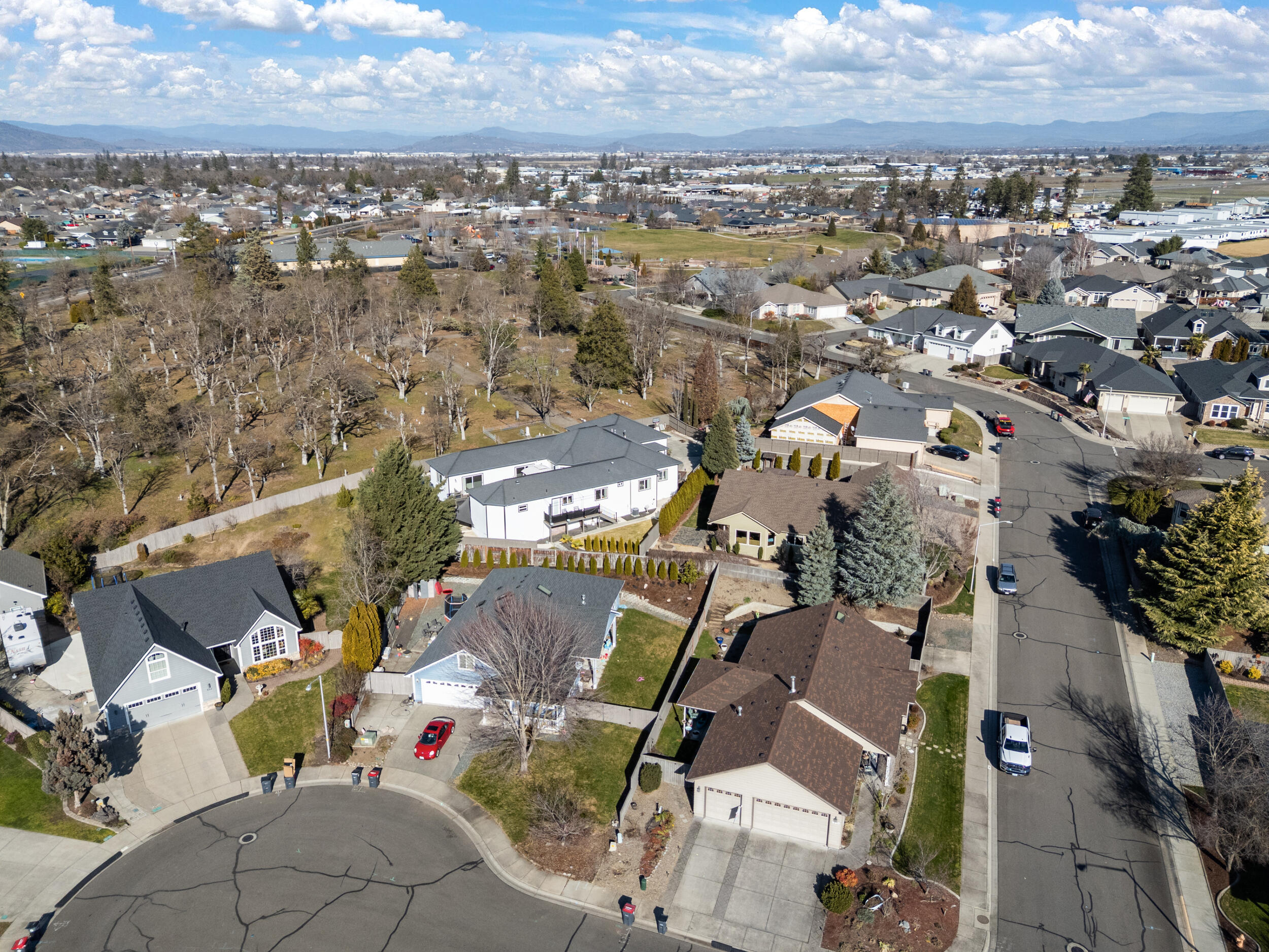 875 N Mountain Avenue