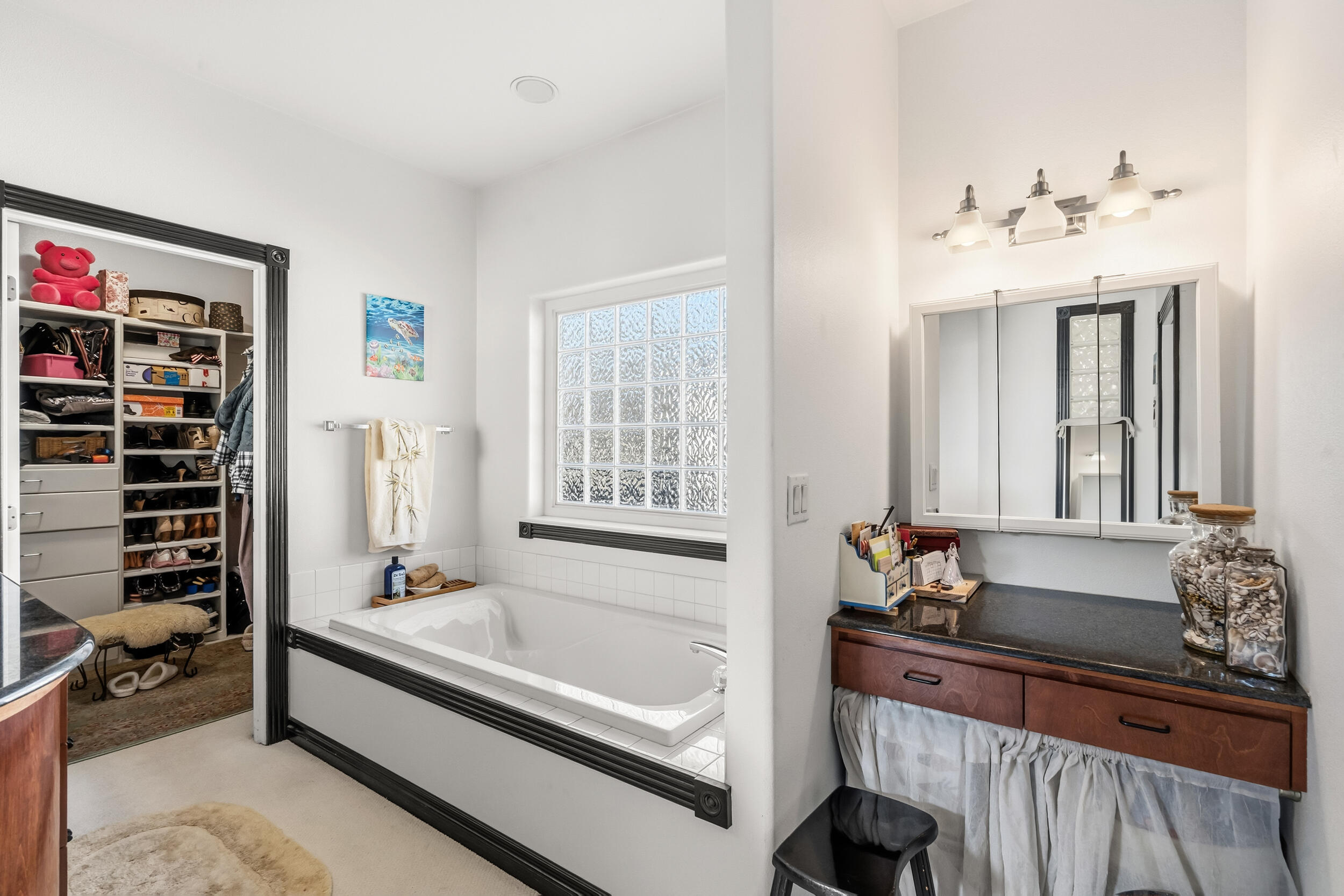 875 N Mountain Avenue