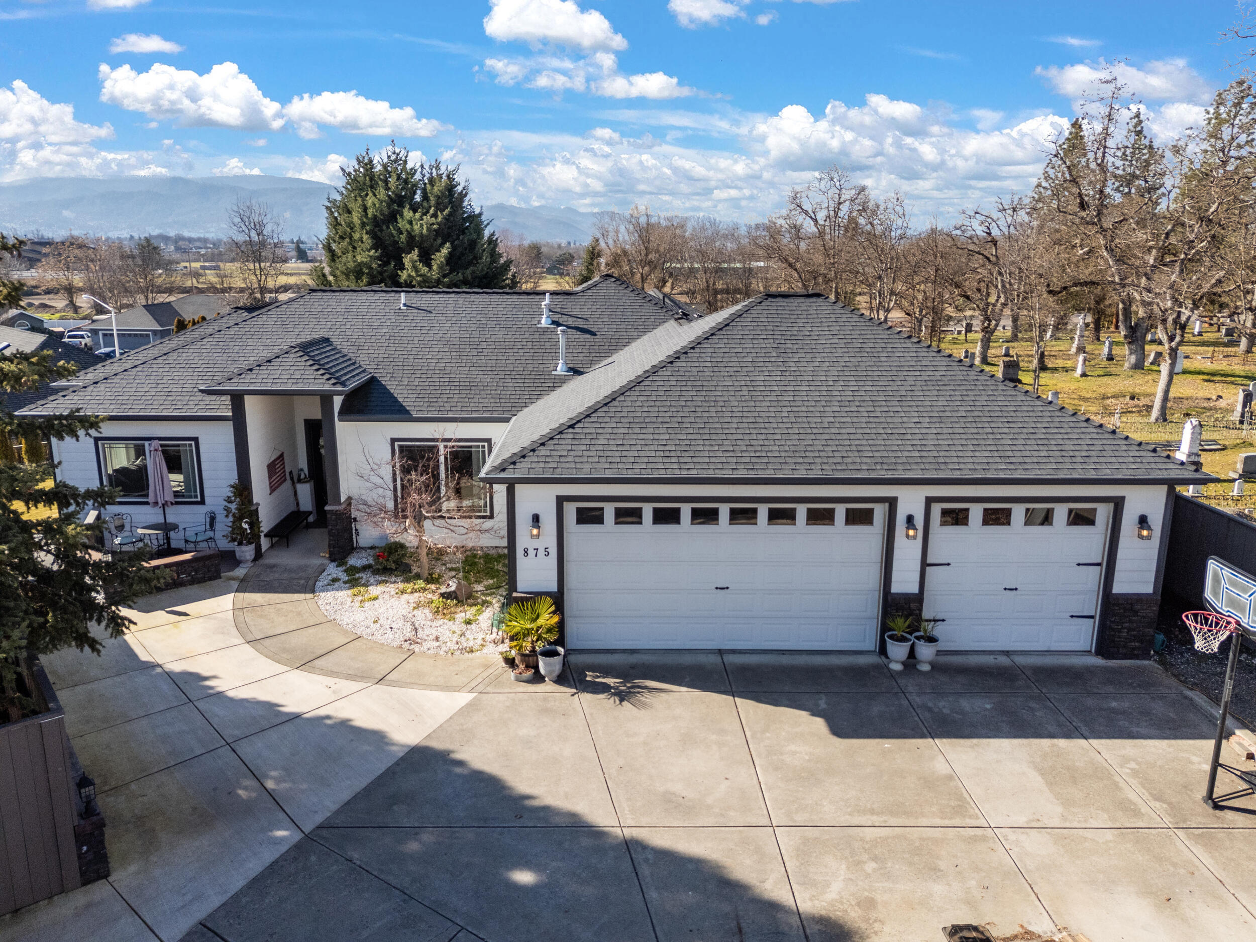 875 N Mountain Avenue