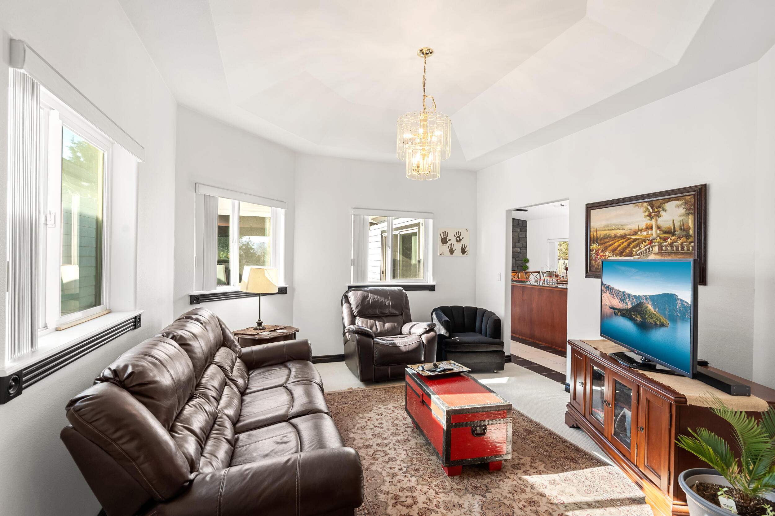 875 N Mountain Avenue