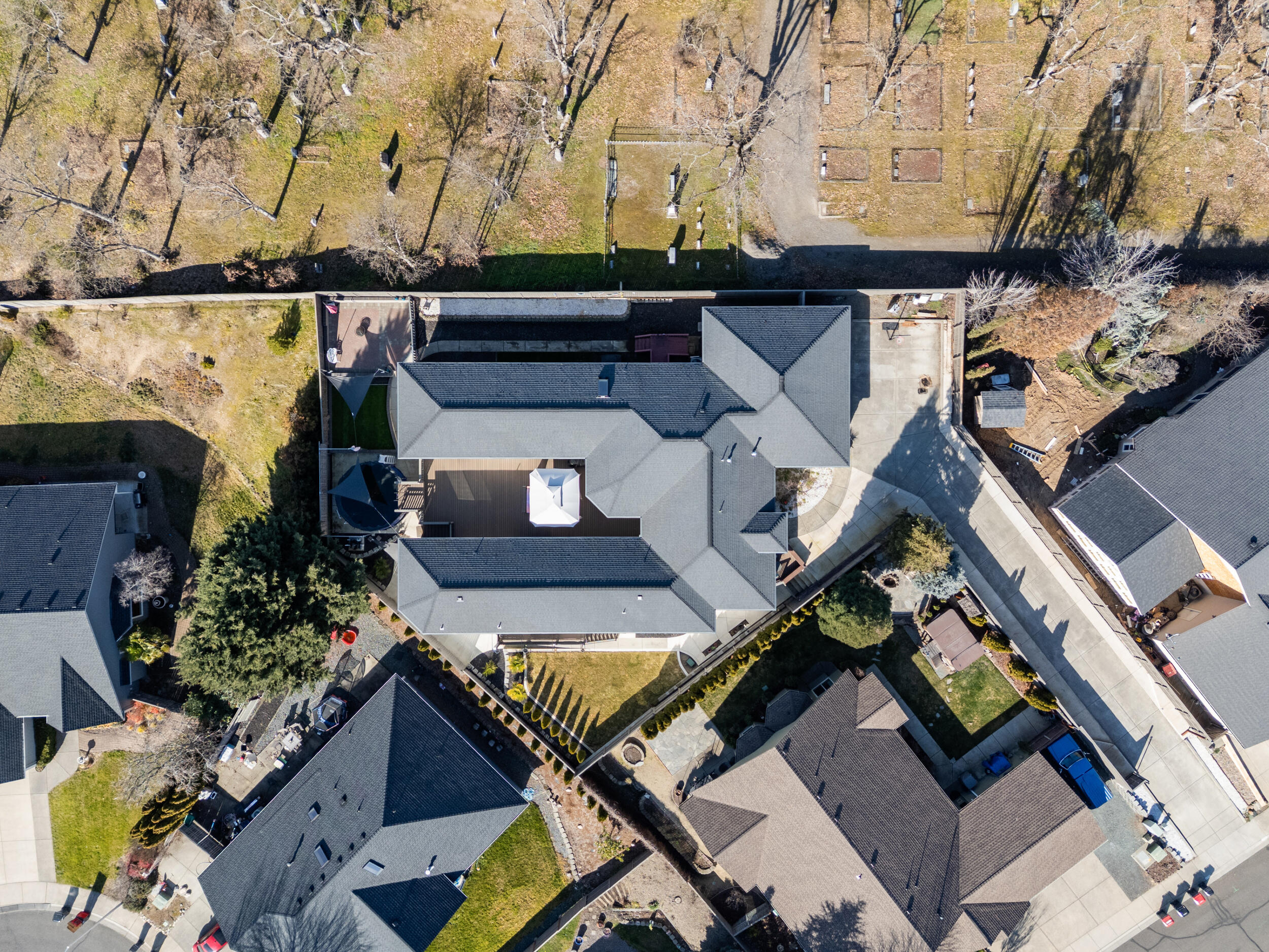 875 N Mountain Avenue