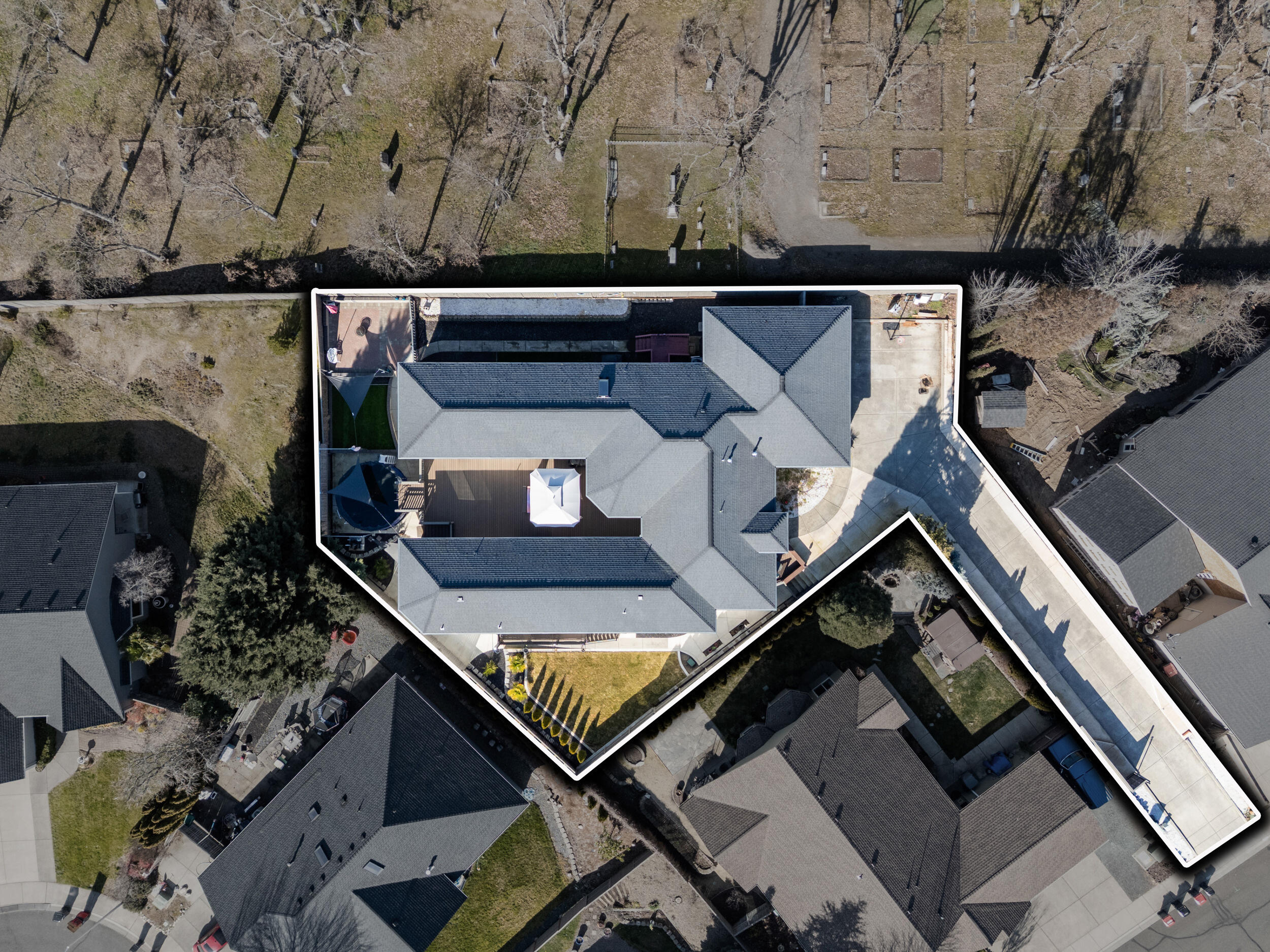 875 N Mountain Avenue