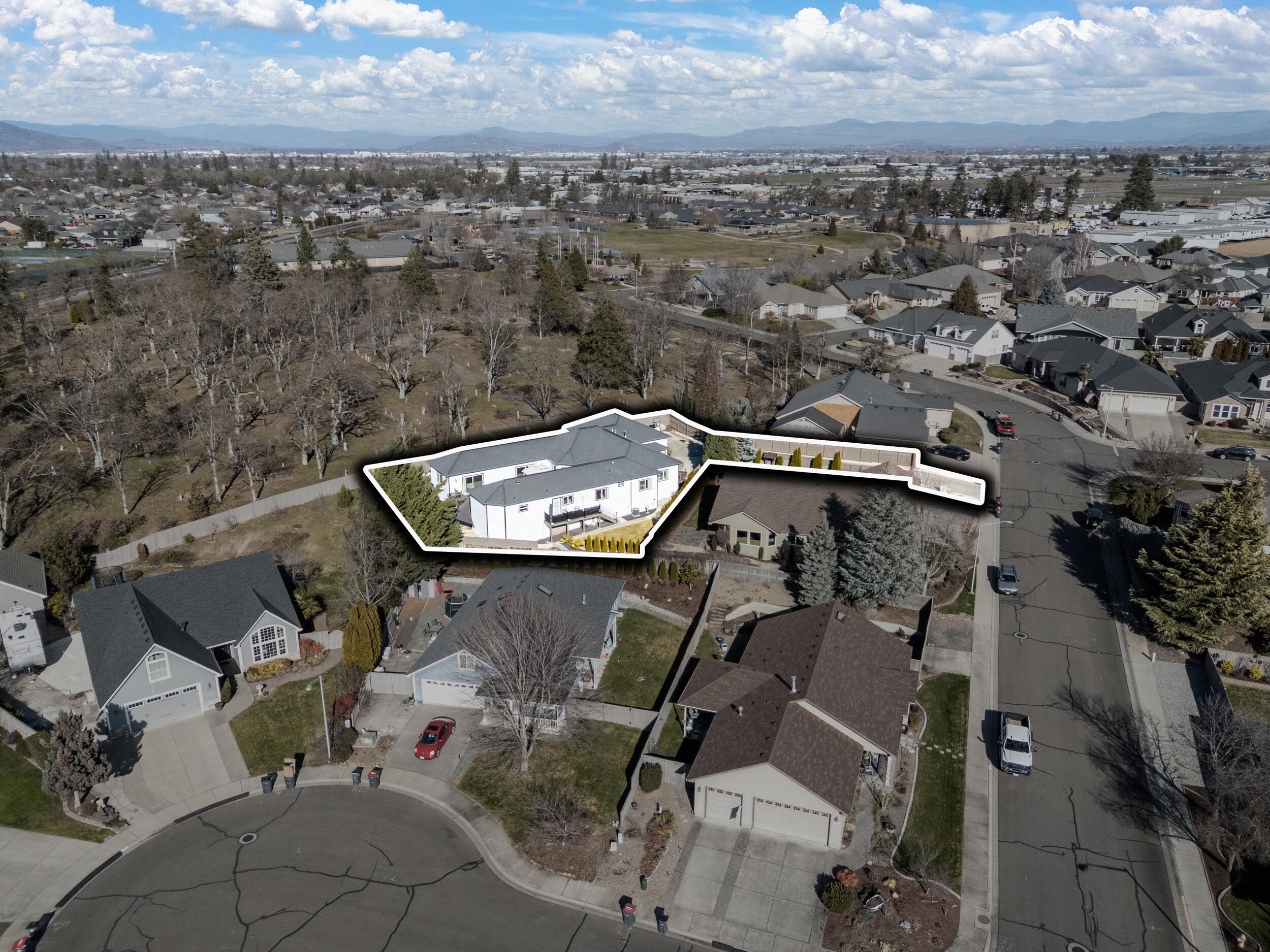 875 N Mountain Avenue