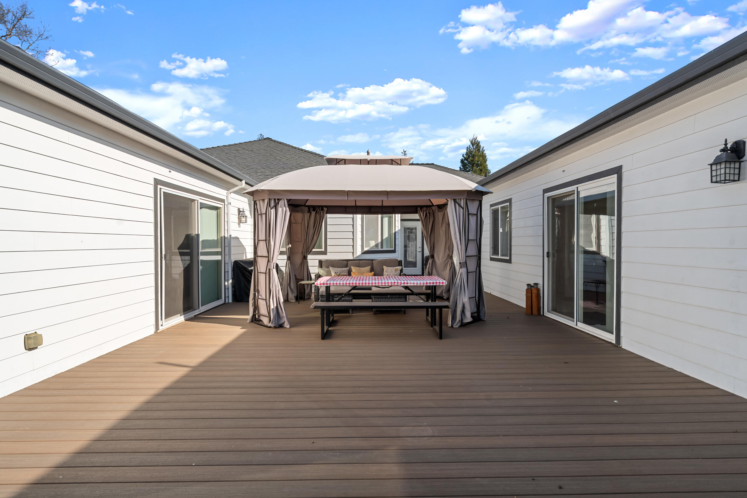 875 N Mountain Avenue