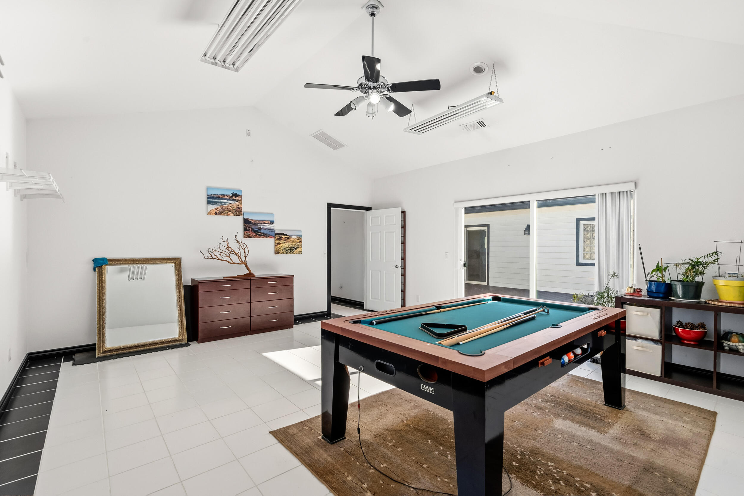 875 N Mountain Avenue