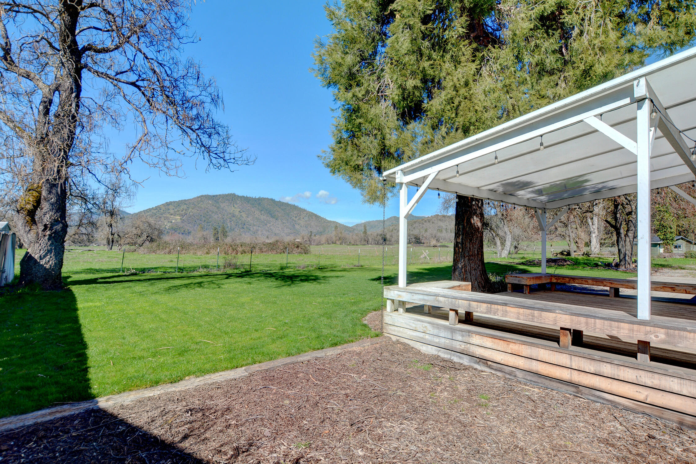 7441 Maple Lane