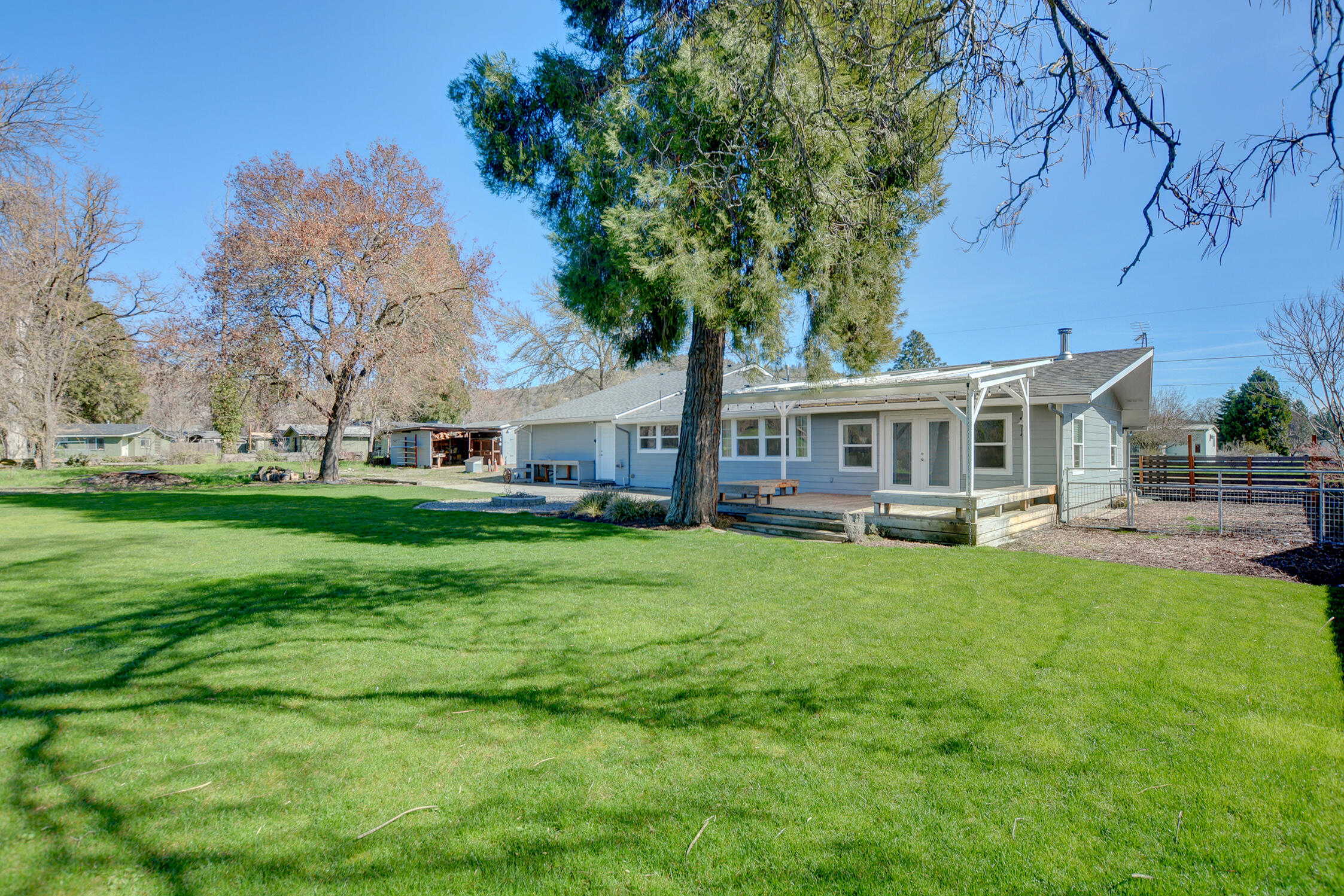 7441 Maple Lane