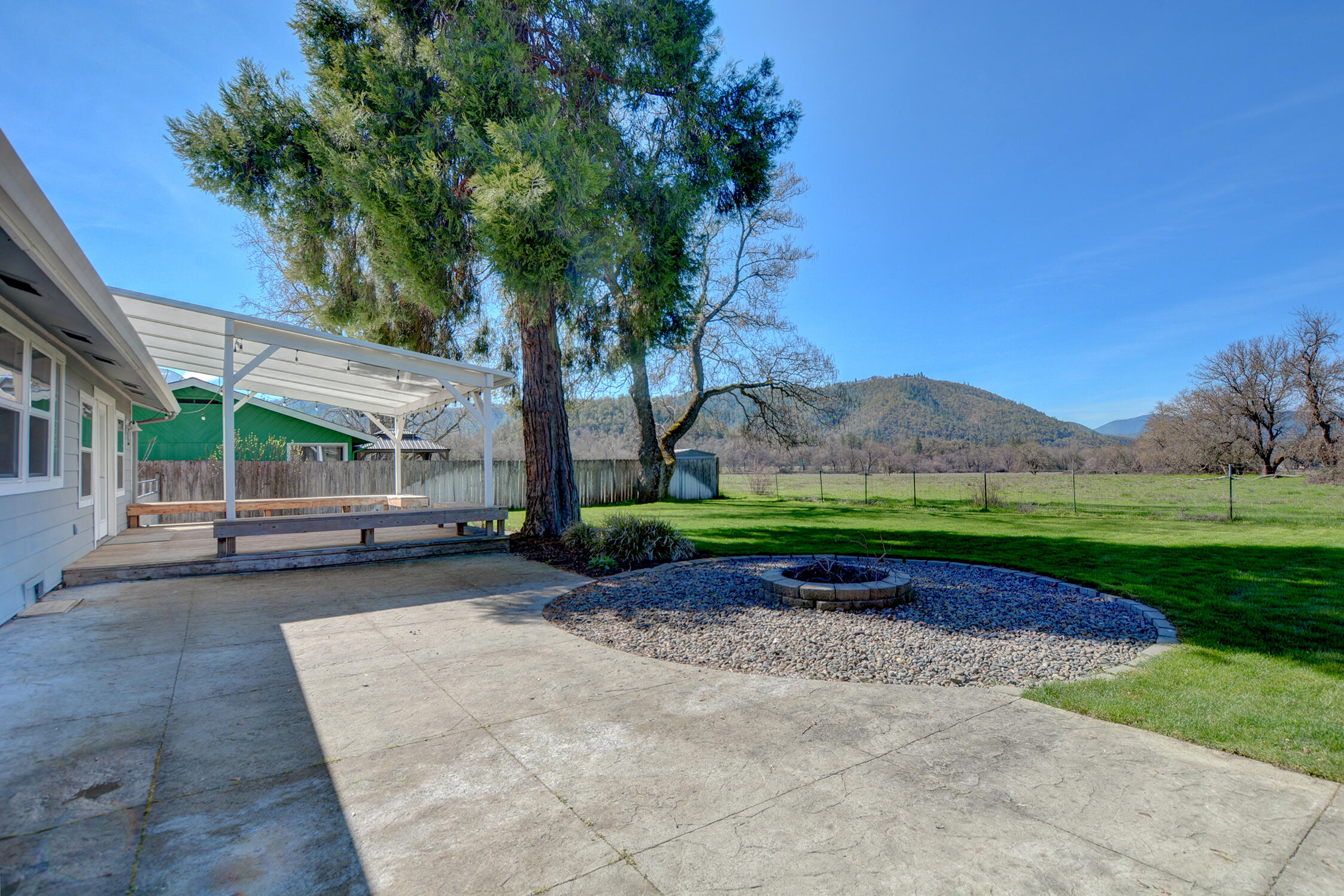 7441 Maple Lane
