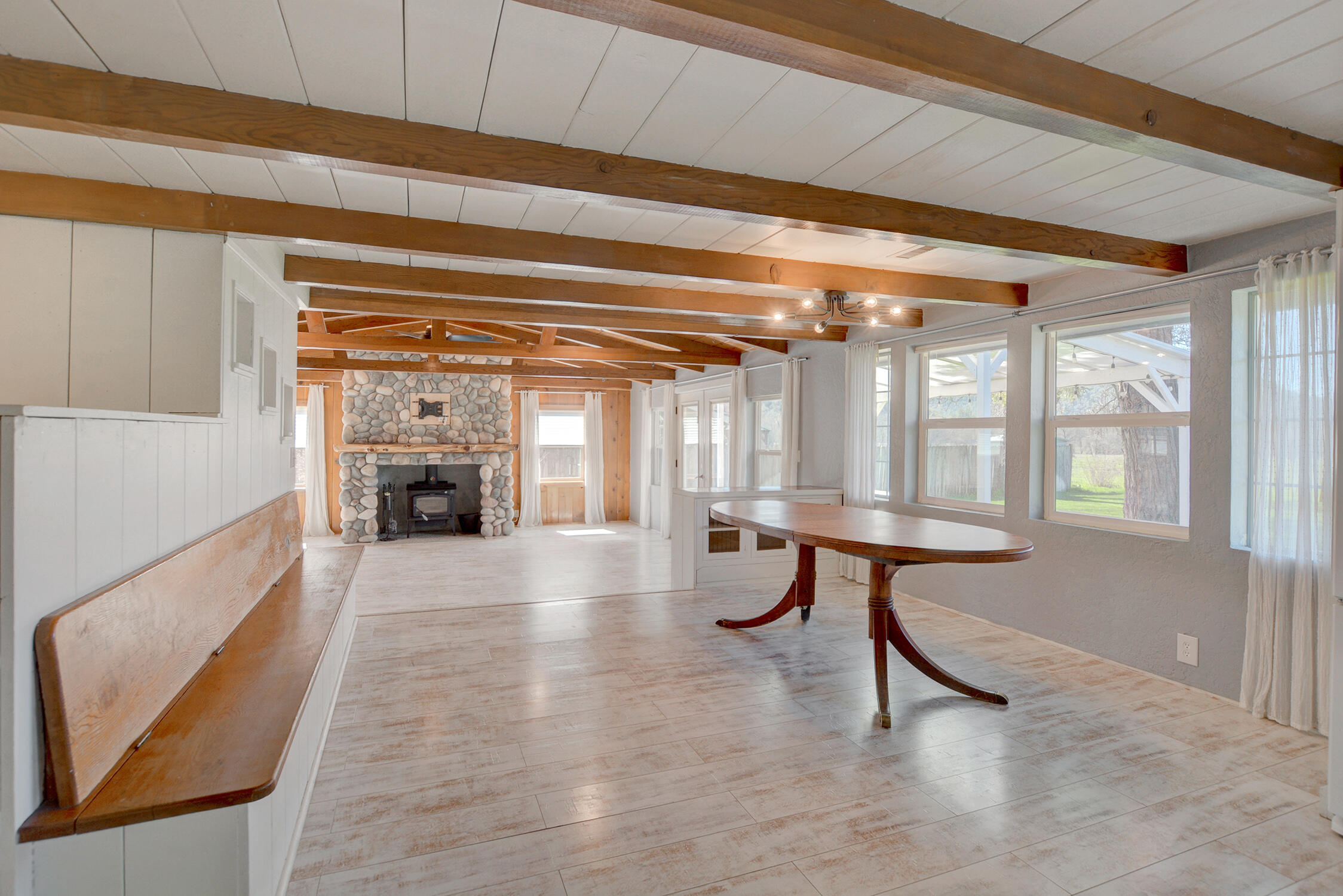7441 Maple Lane