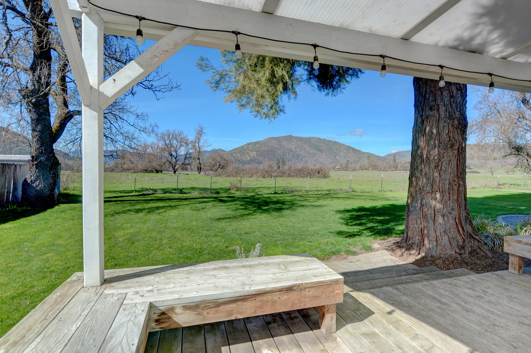 7441 Maple Lane