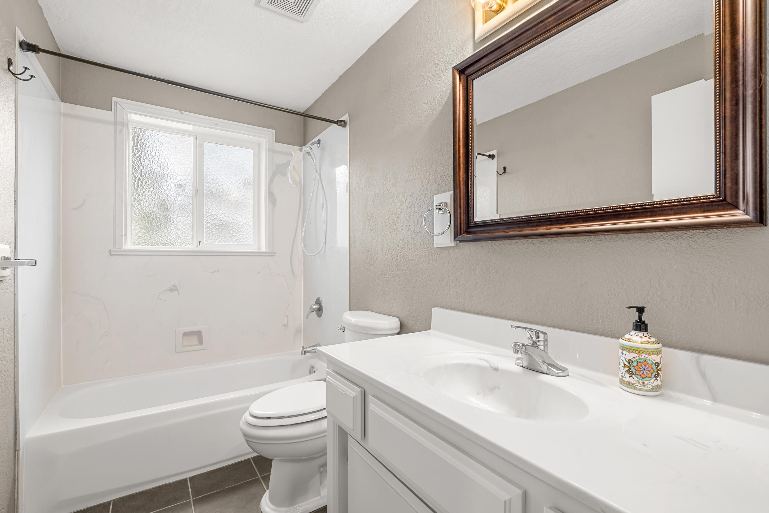 850 Forest Glen Drive