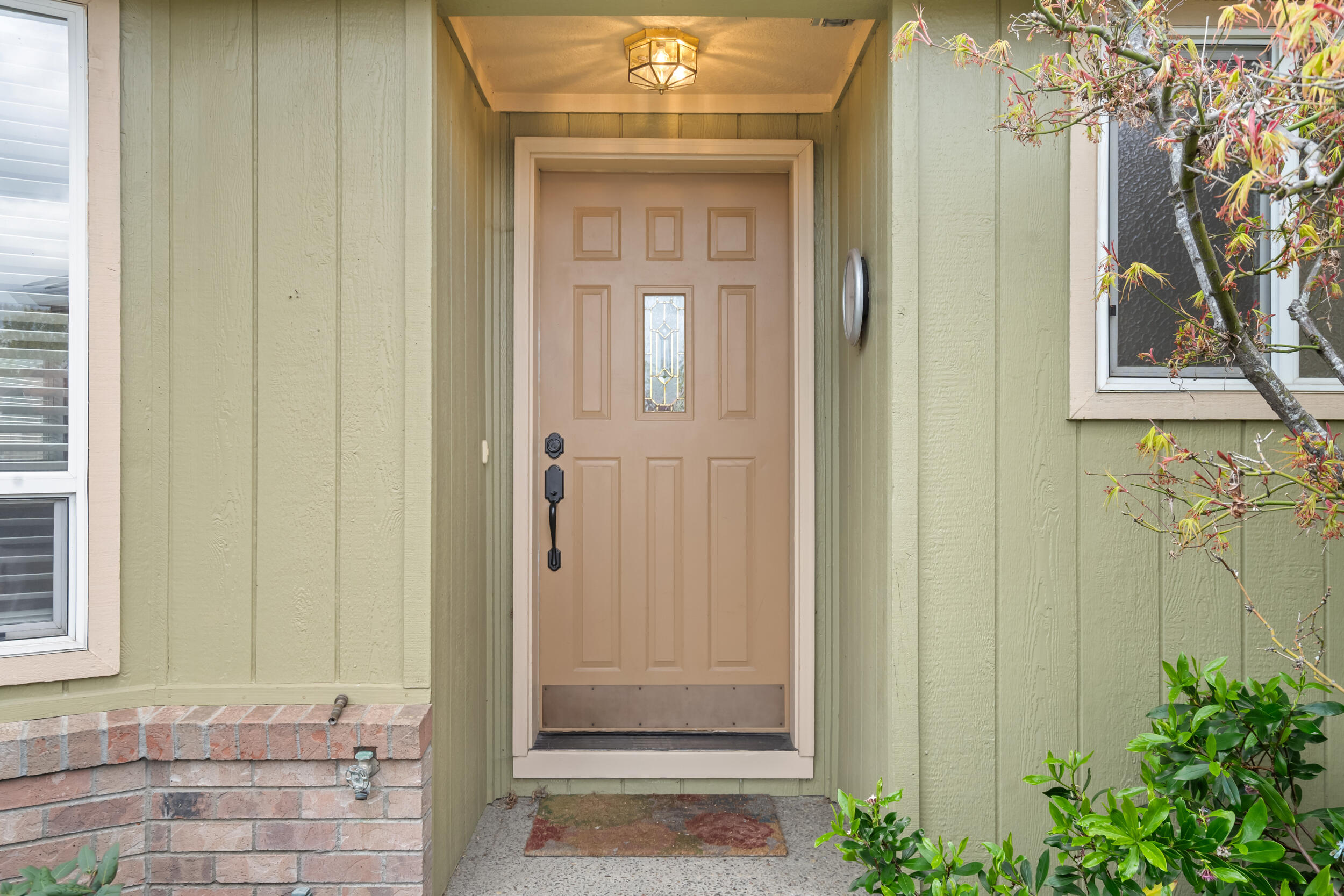 850 Forest Glen Drive