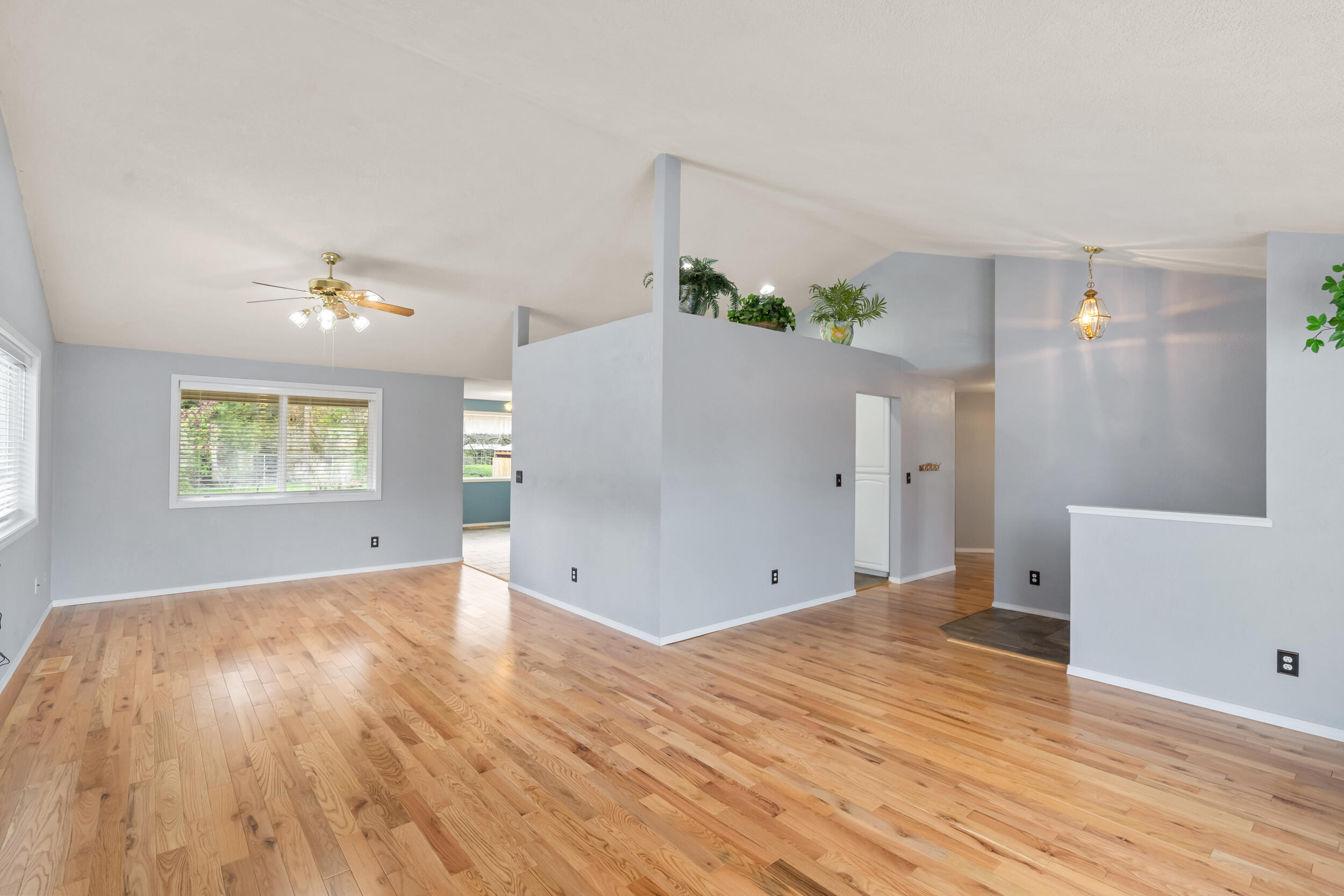 850 Forest Glen Drive