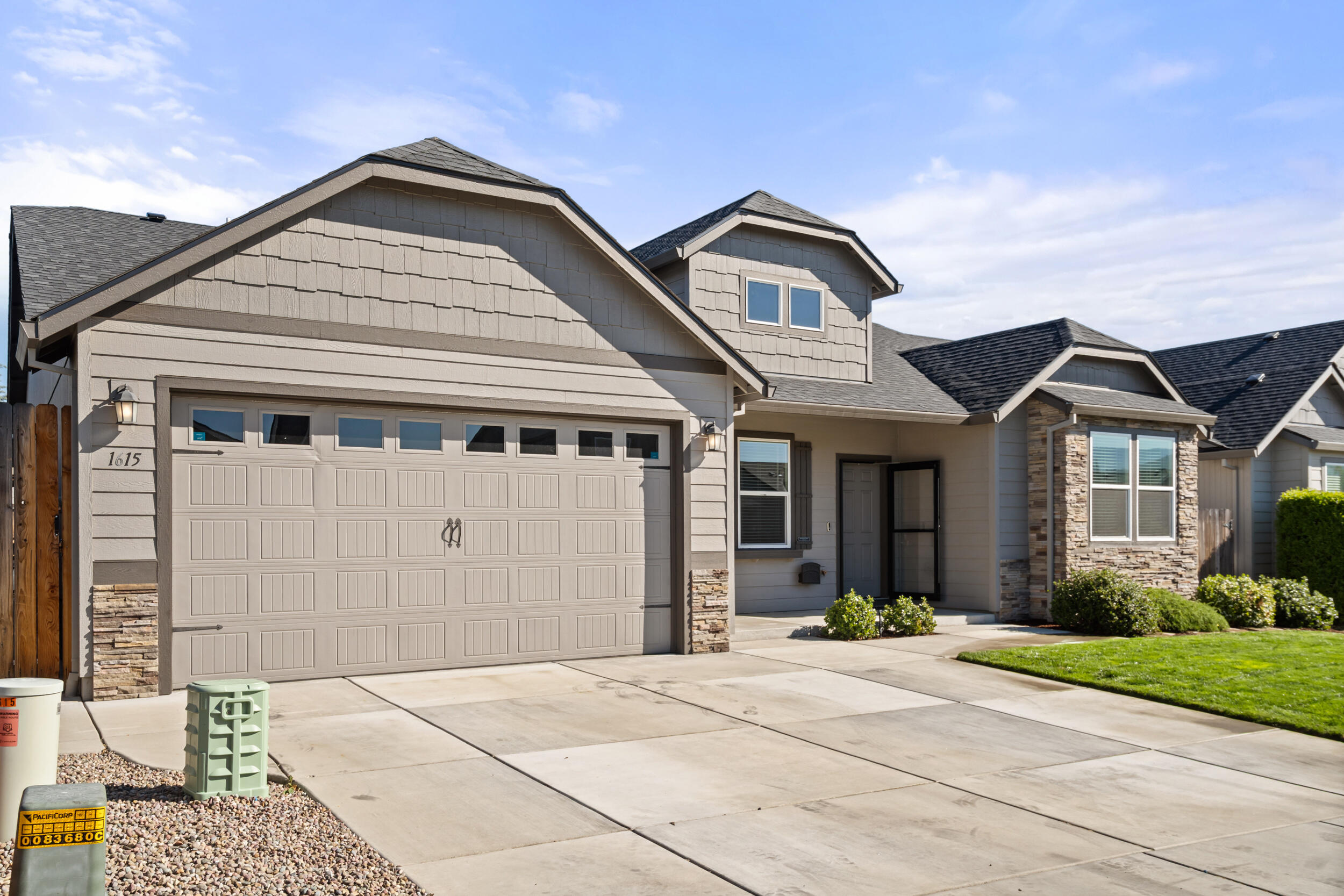 1615 Pearl Eye Lane