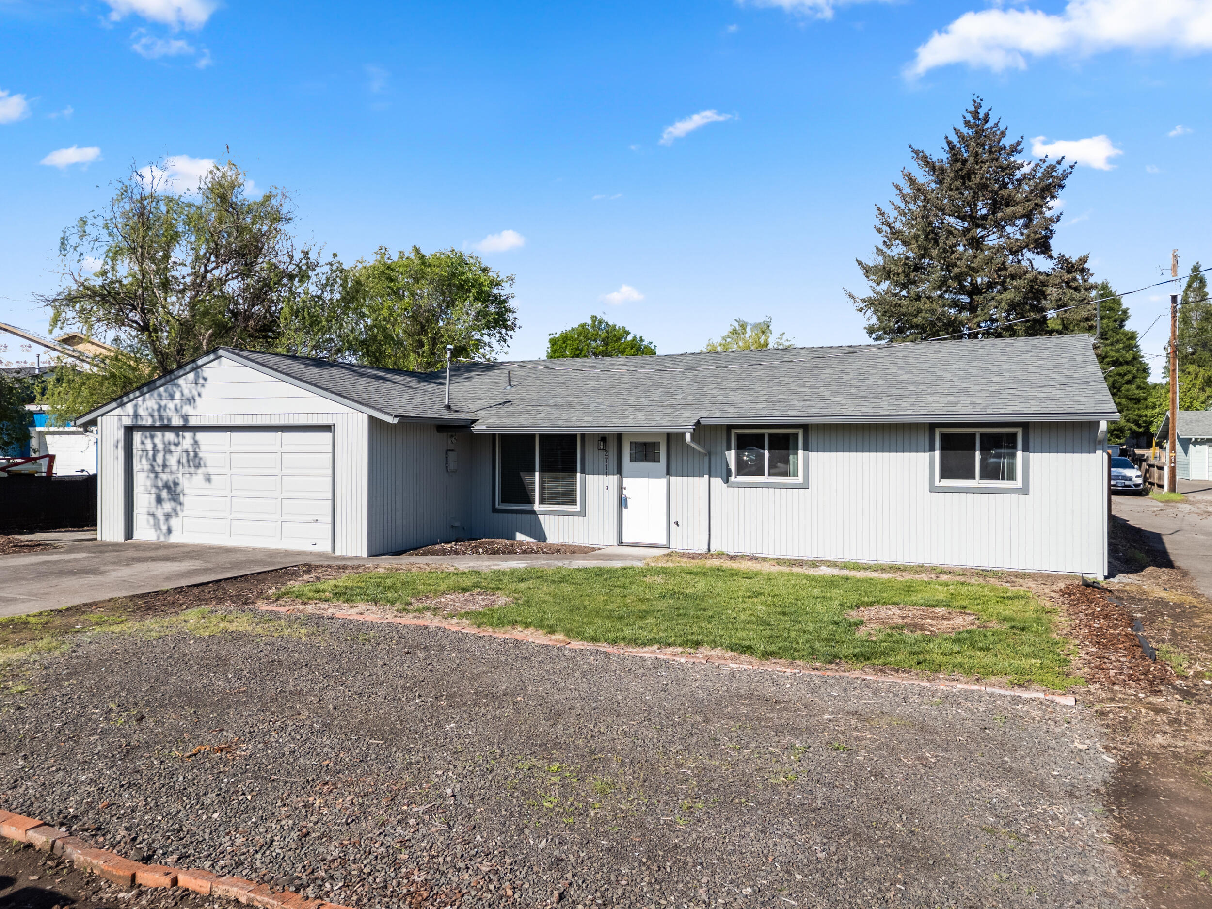 2711 Elliott Avenue