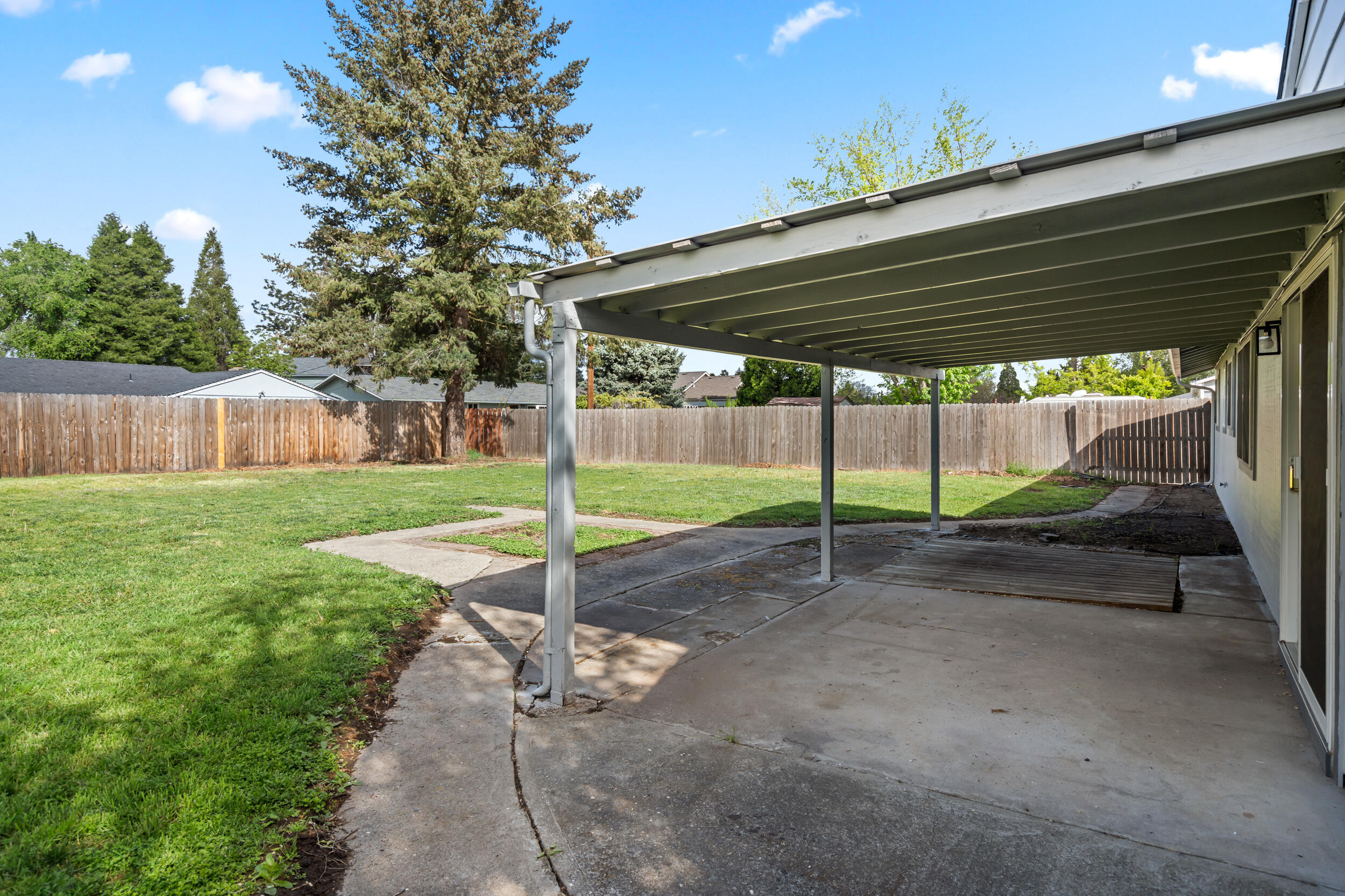 2711 Elliott Avenue
