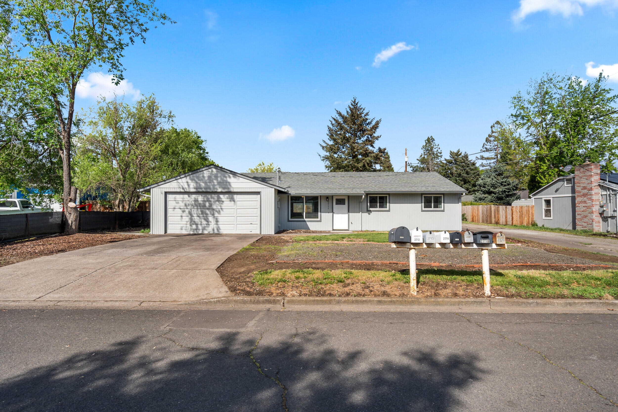 2711 Elliott Avenue