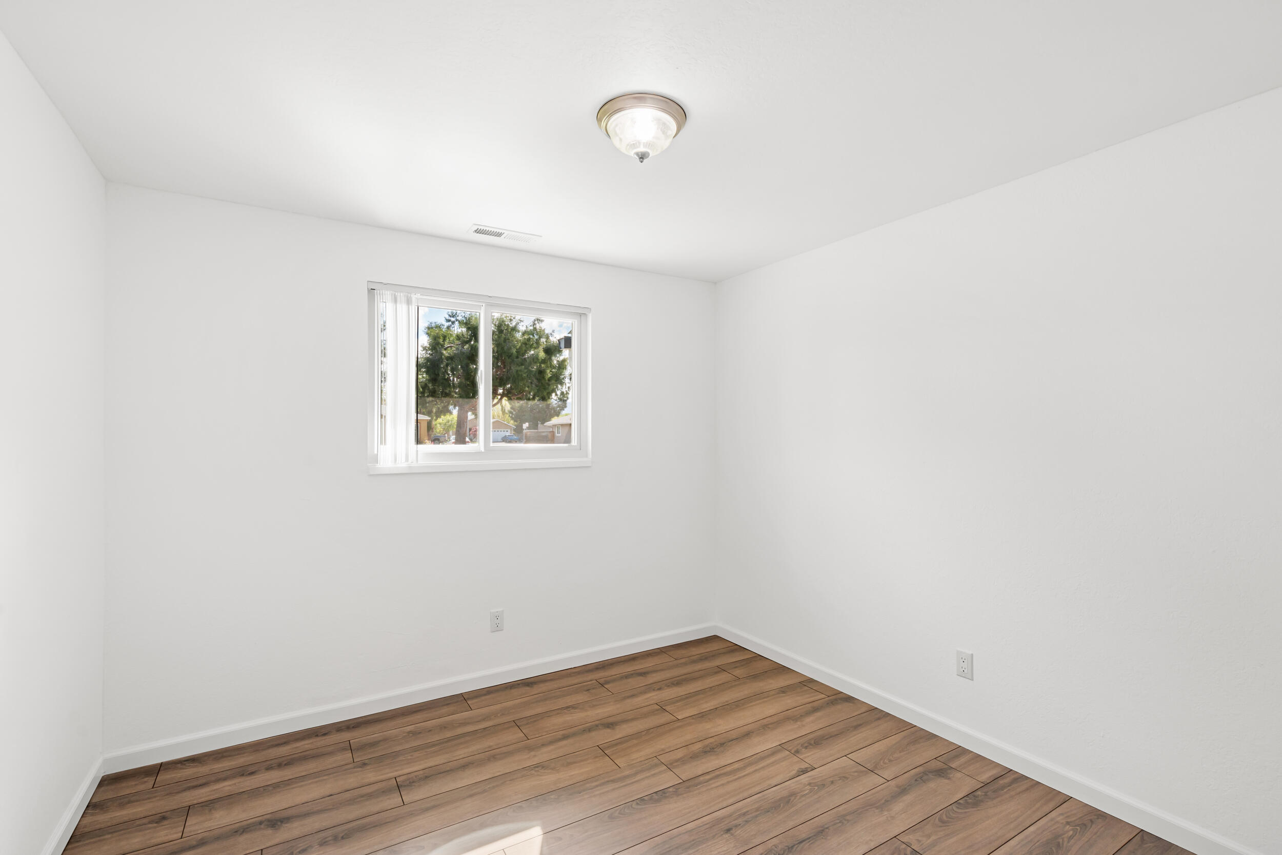 2711 Elliott Avenue