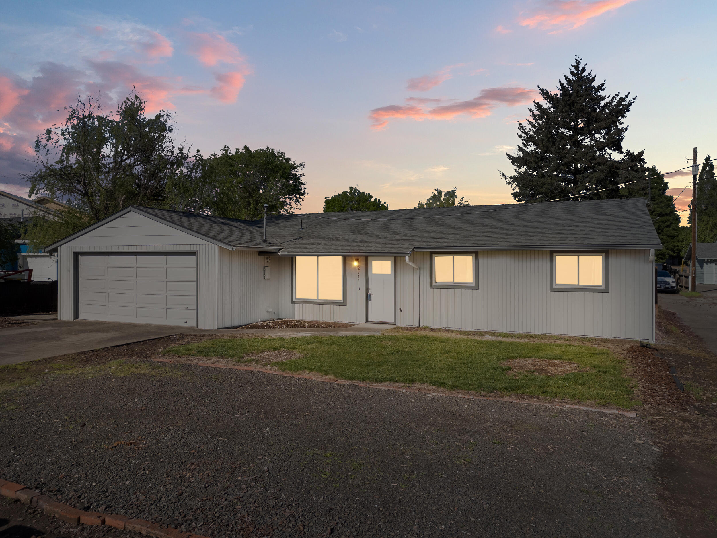 2711 Elliott Avenue